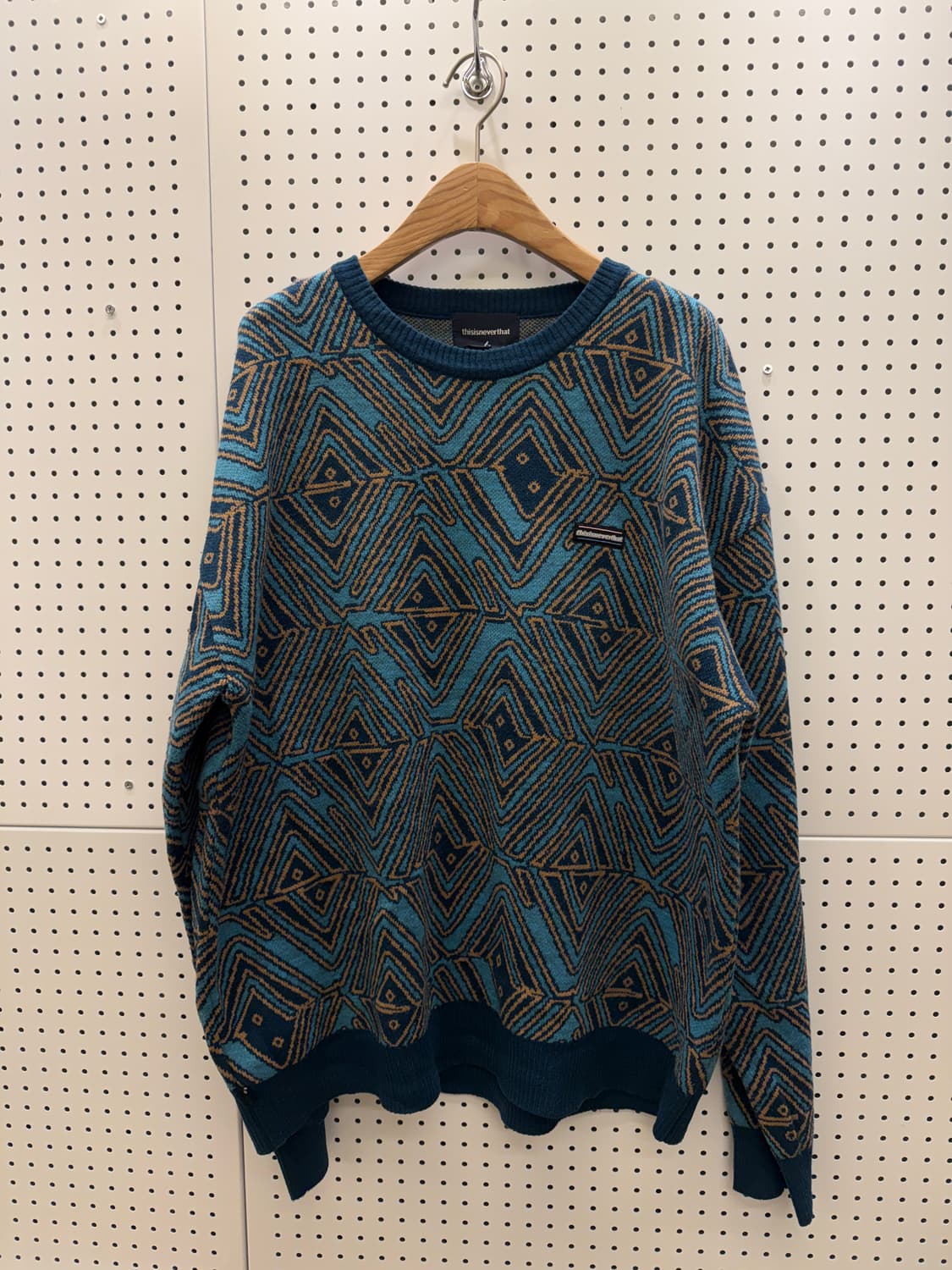 디스이즈네버댓 스몰로고 패턴 니트 U150 상품이미지2