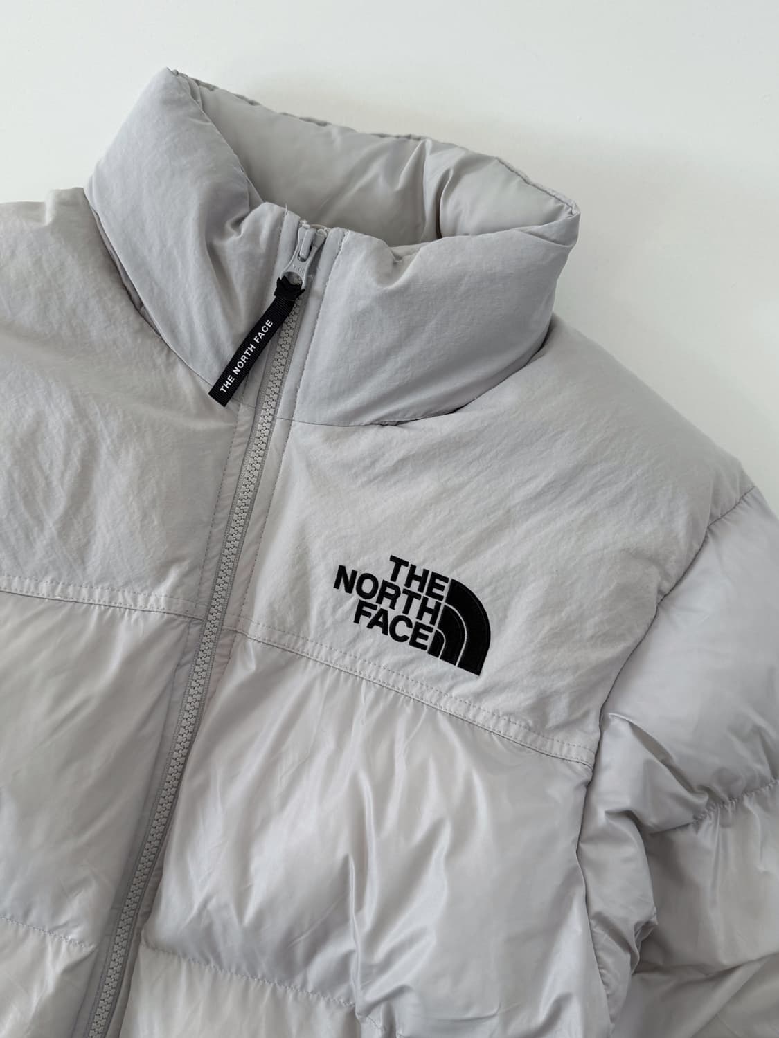 노스페이스 루즈핏 아이스 그레이 눕시 온 볼 패딩 상품이미지4