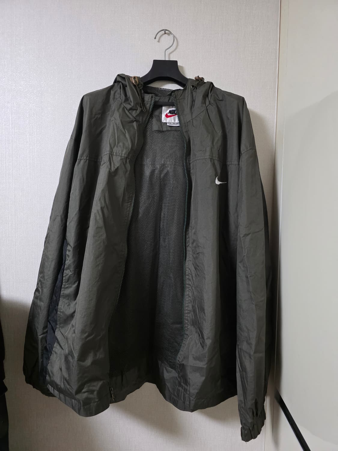 나이키 올리브색 후드 바람막이 XL 상품이미지3