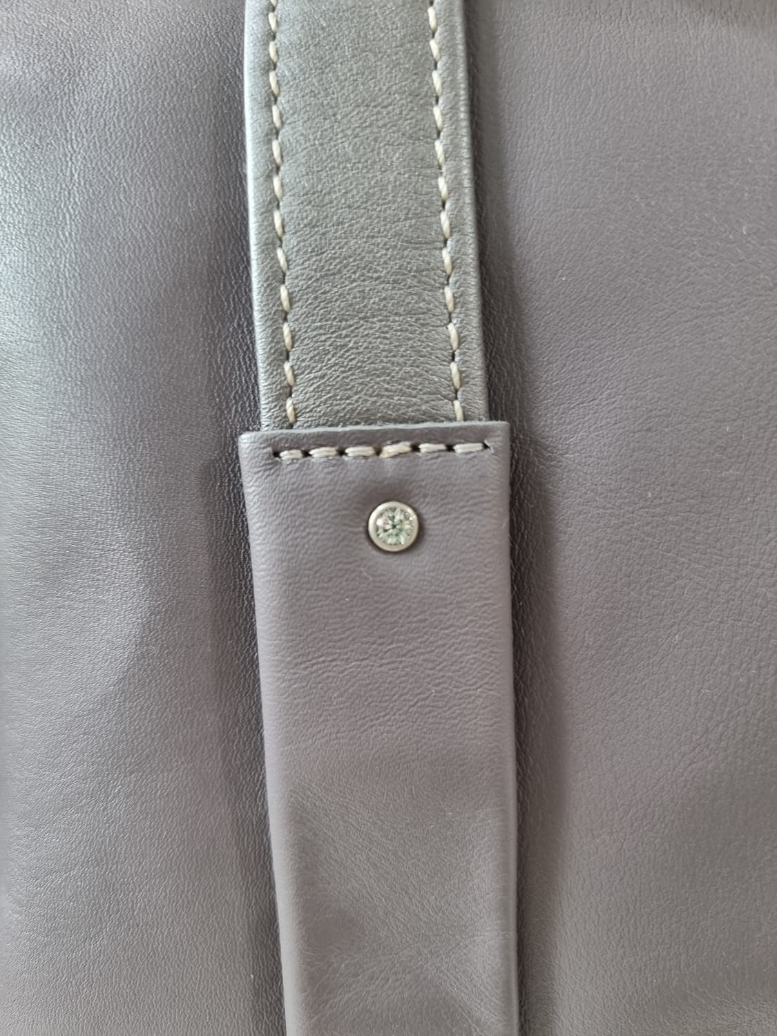 새상품) 롱샴 카프스킨 더플백 회색 상품이미지4