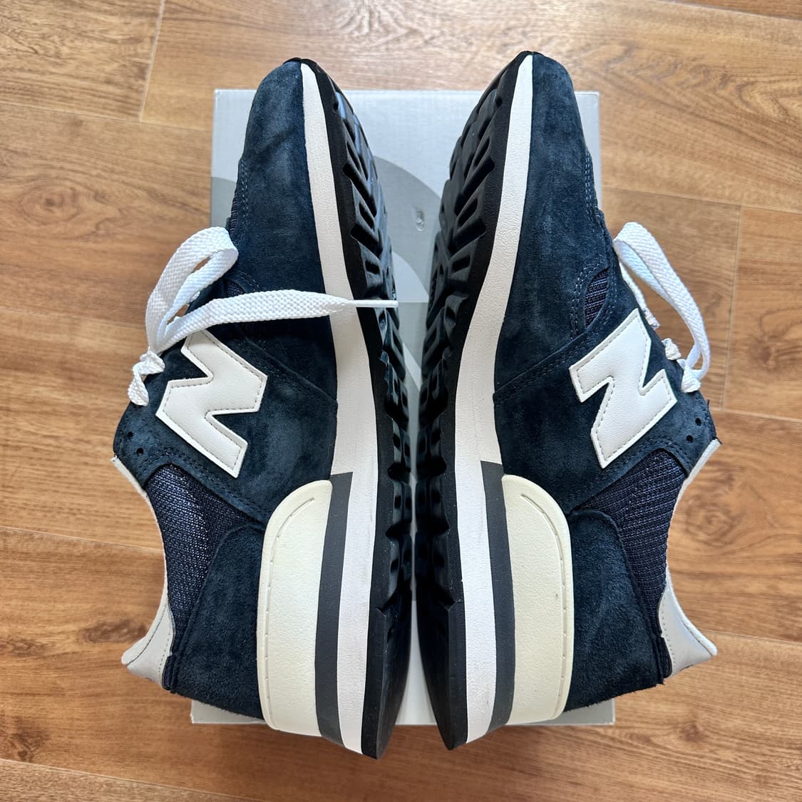 뉴발란스 990V1 네이비 상품이미지6