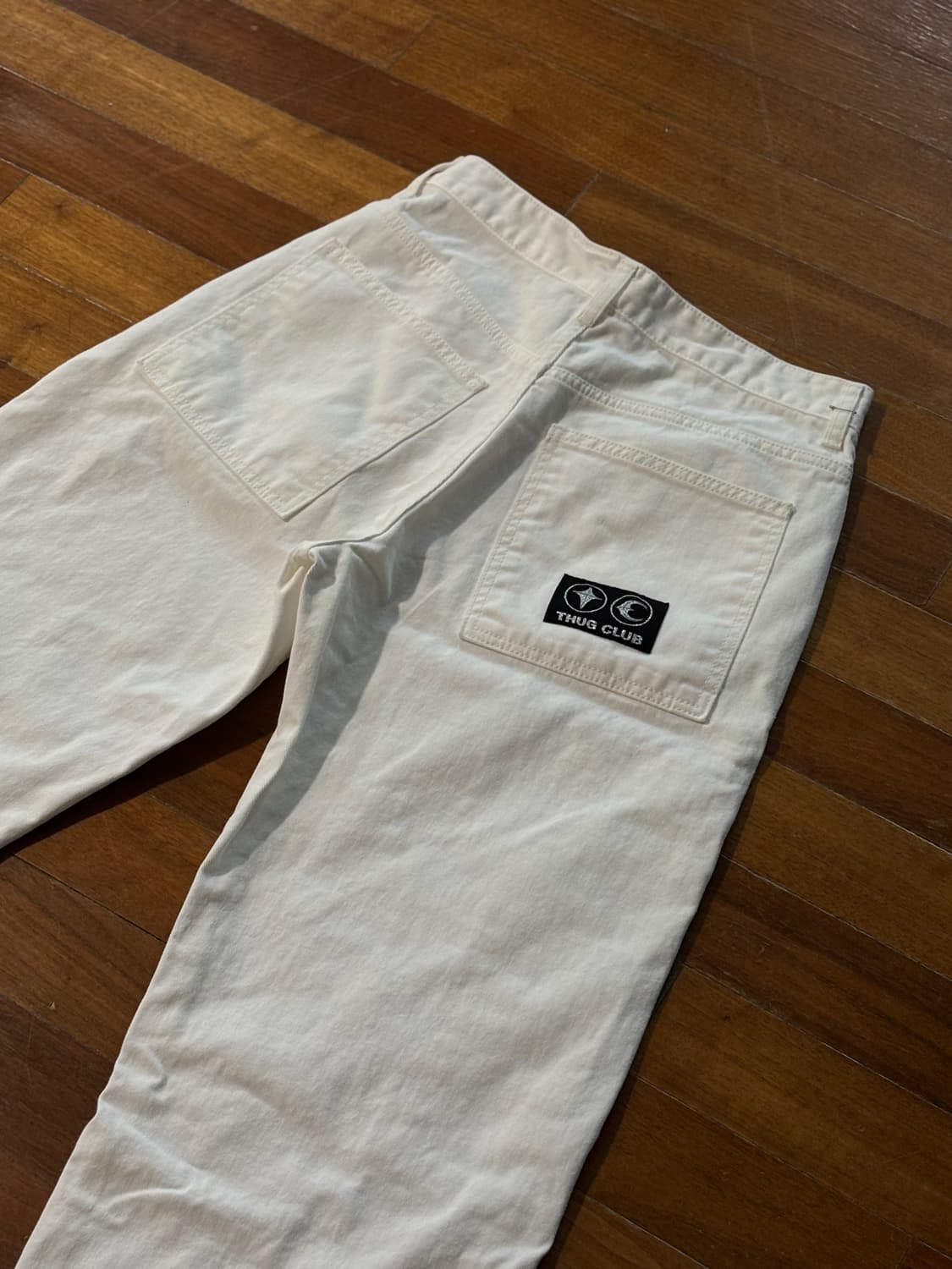 떠그클럽 화이트진 M 상품이미지3