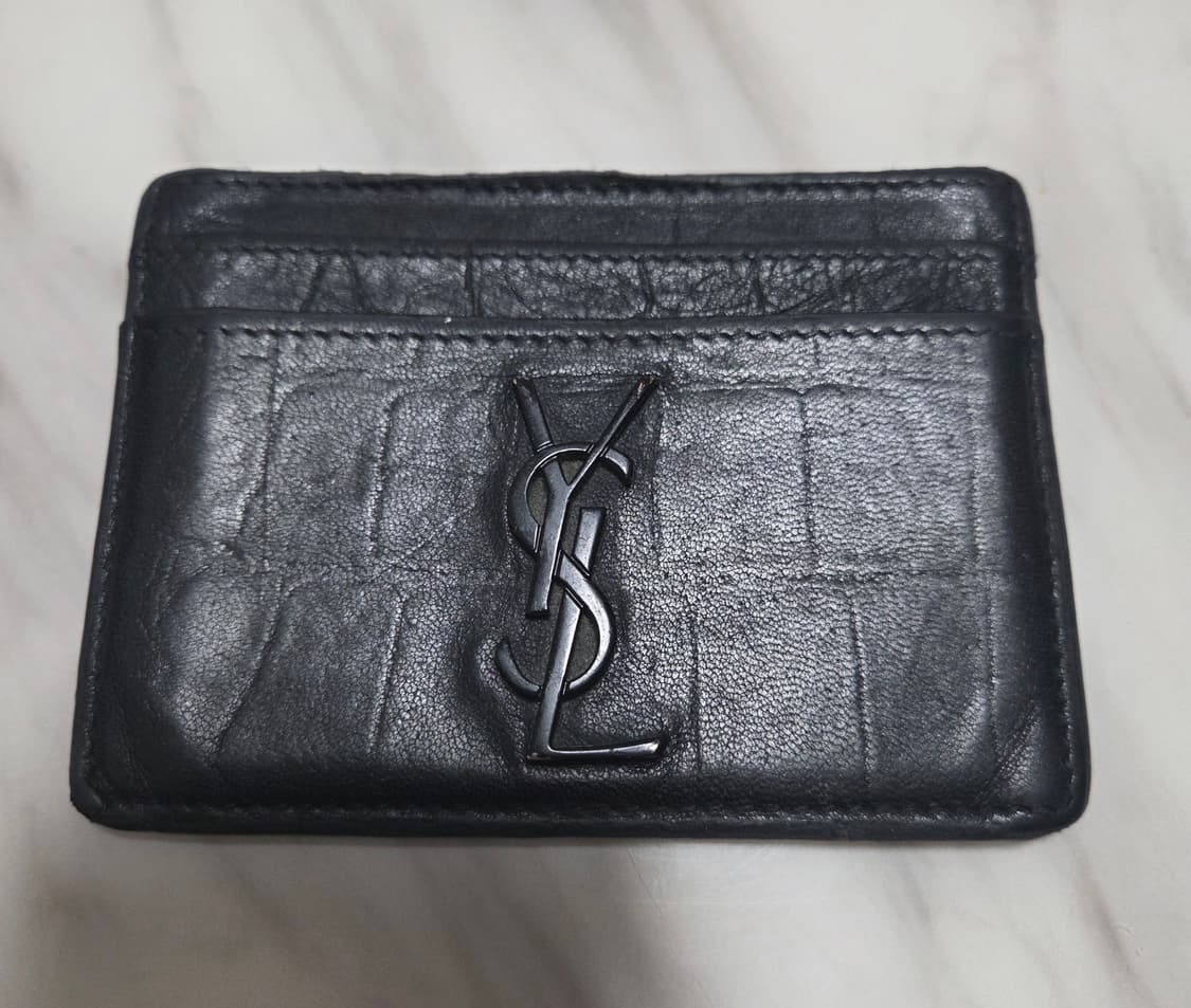 생로랑 모노그램 크로커다일 카드홀더 상품이미지1