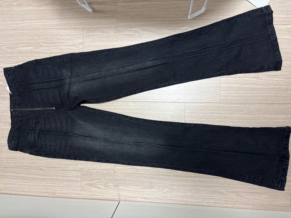 메종미네드 플레어 핏 핀턱 데님 블랙 상품이미지4