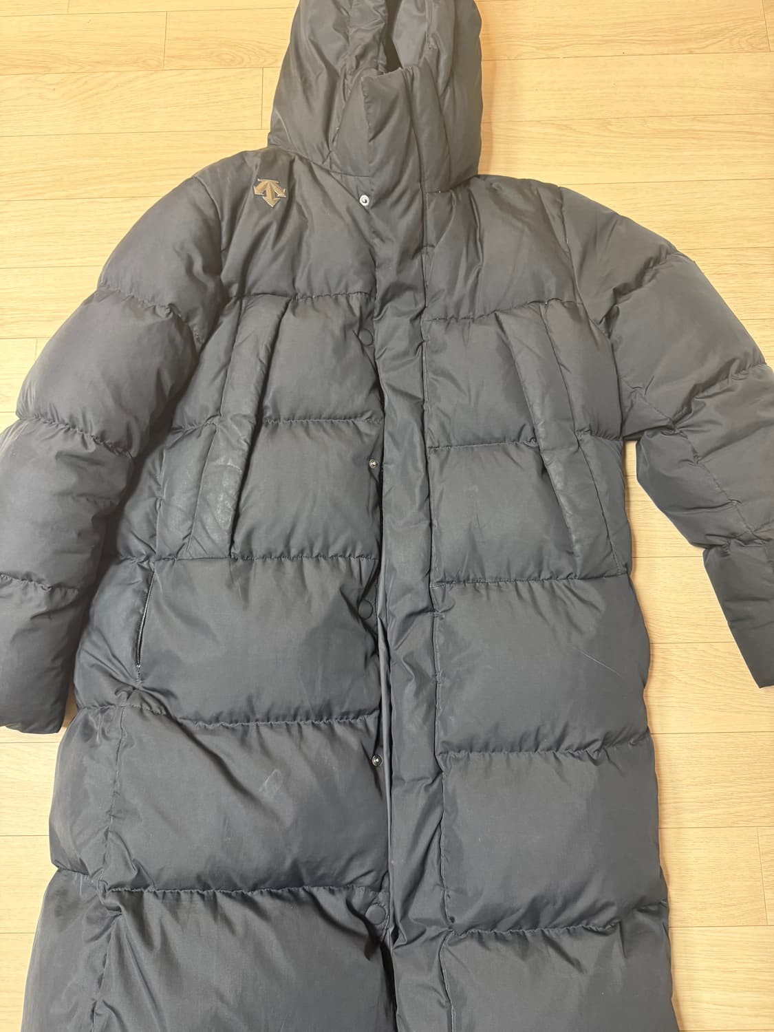 데상트 구스다운 롱패딩 상품이미지1