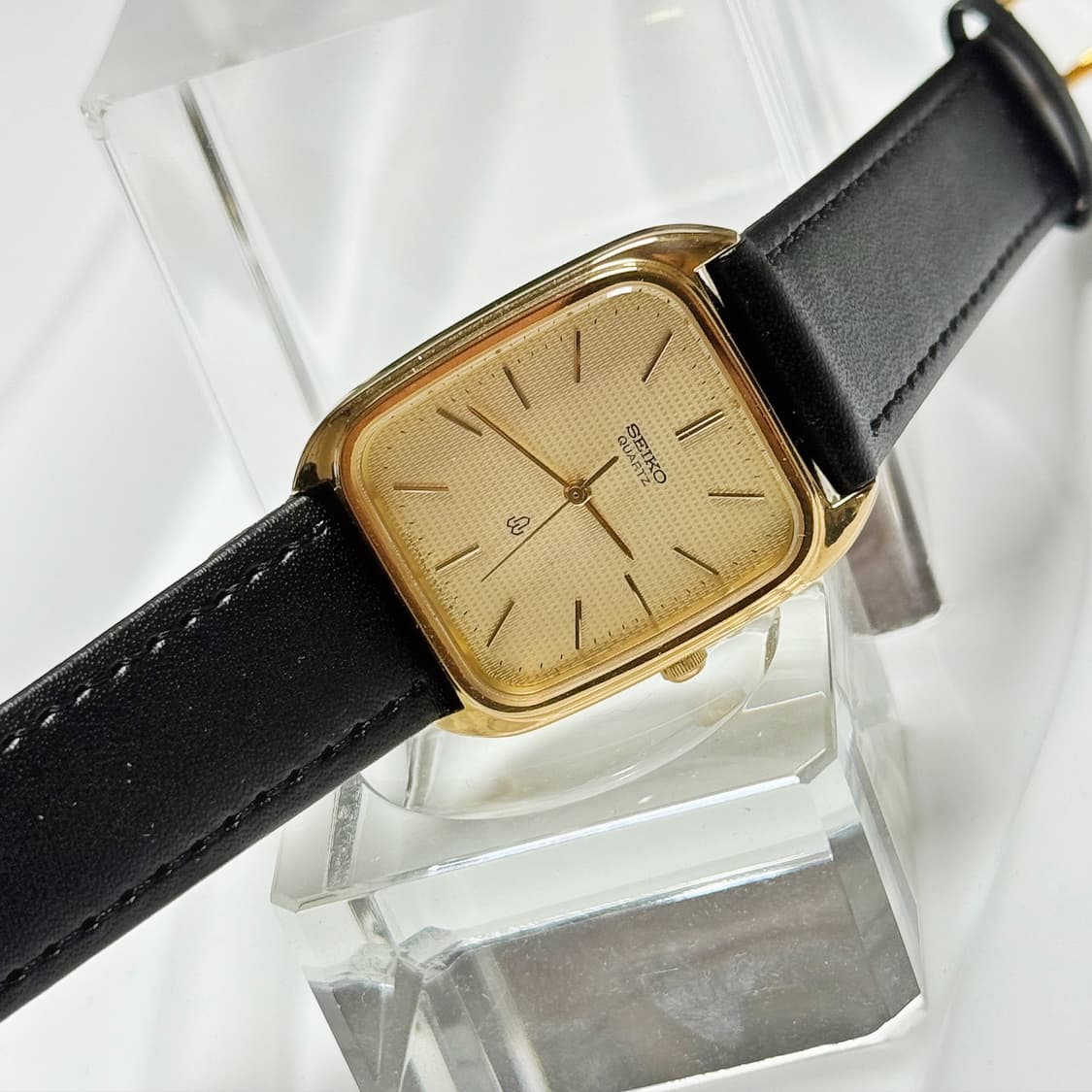 80's90's 빈티지 세이코 스퀘어 린넨 텍스처 워치  상품이미지1