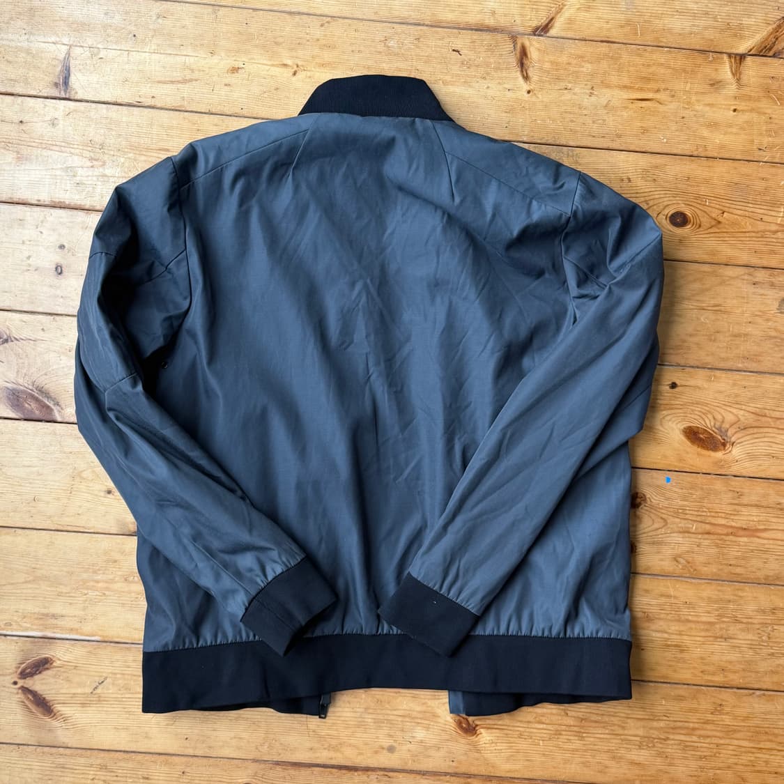 Theory 미니멀 봄버 자켓 / M 상품이미지2