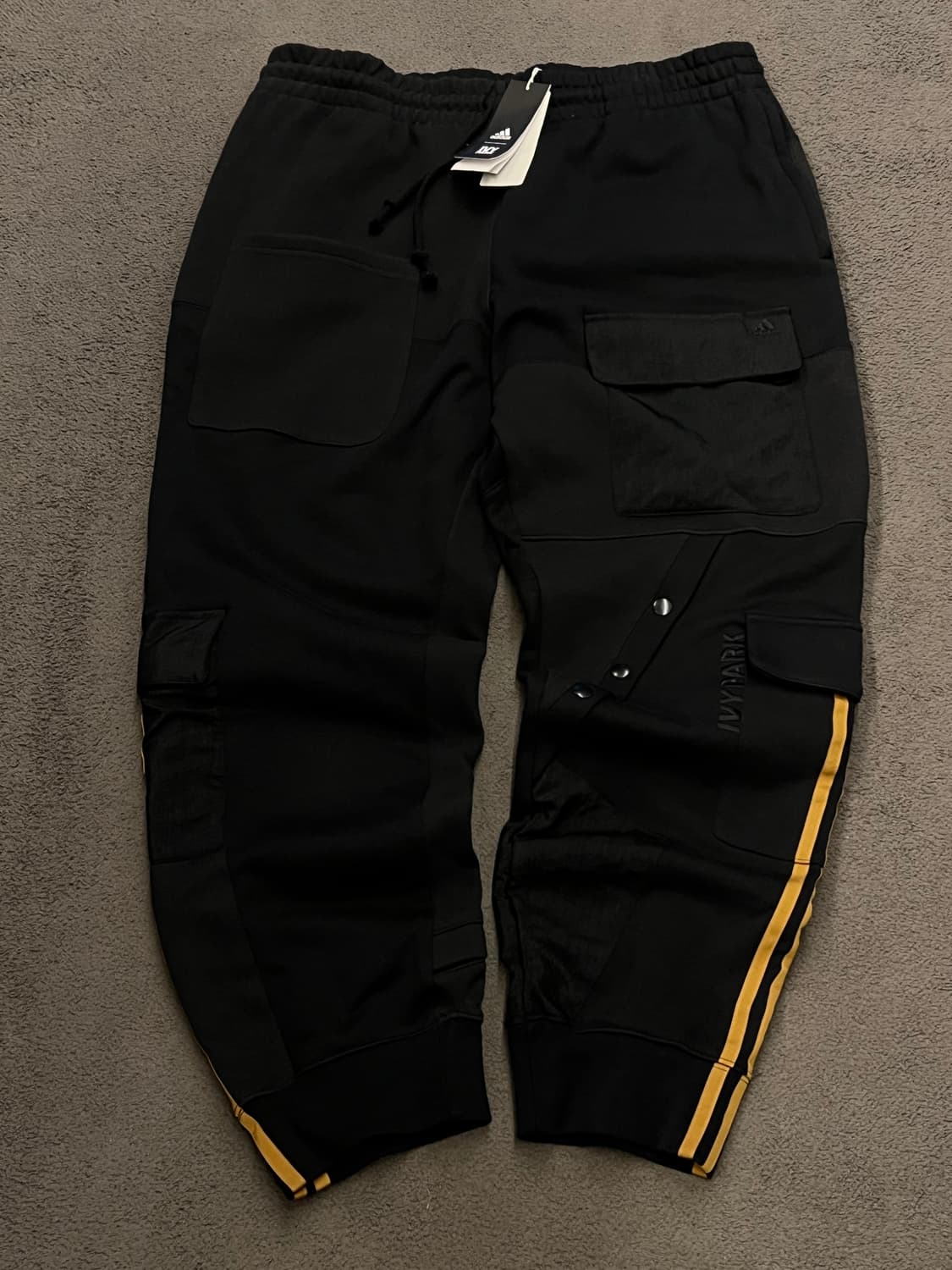 아디다스 x 아이비파크 유틸리티 포켓 스웻 새상품 처분  상품이미지1