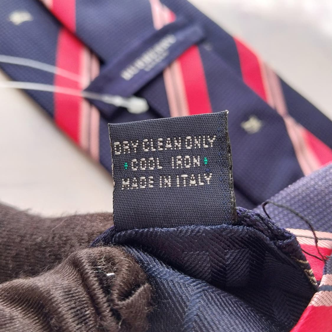 버버리 정품 기마사 로고 전체패턴 넥타이 9.9cm 새제품 K2215 상품이미지10