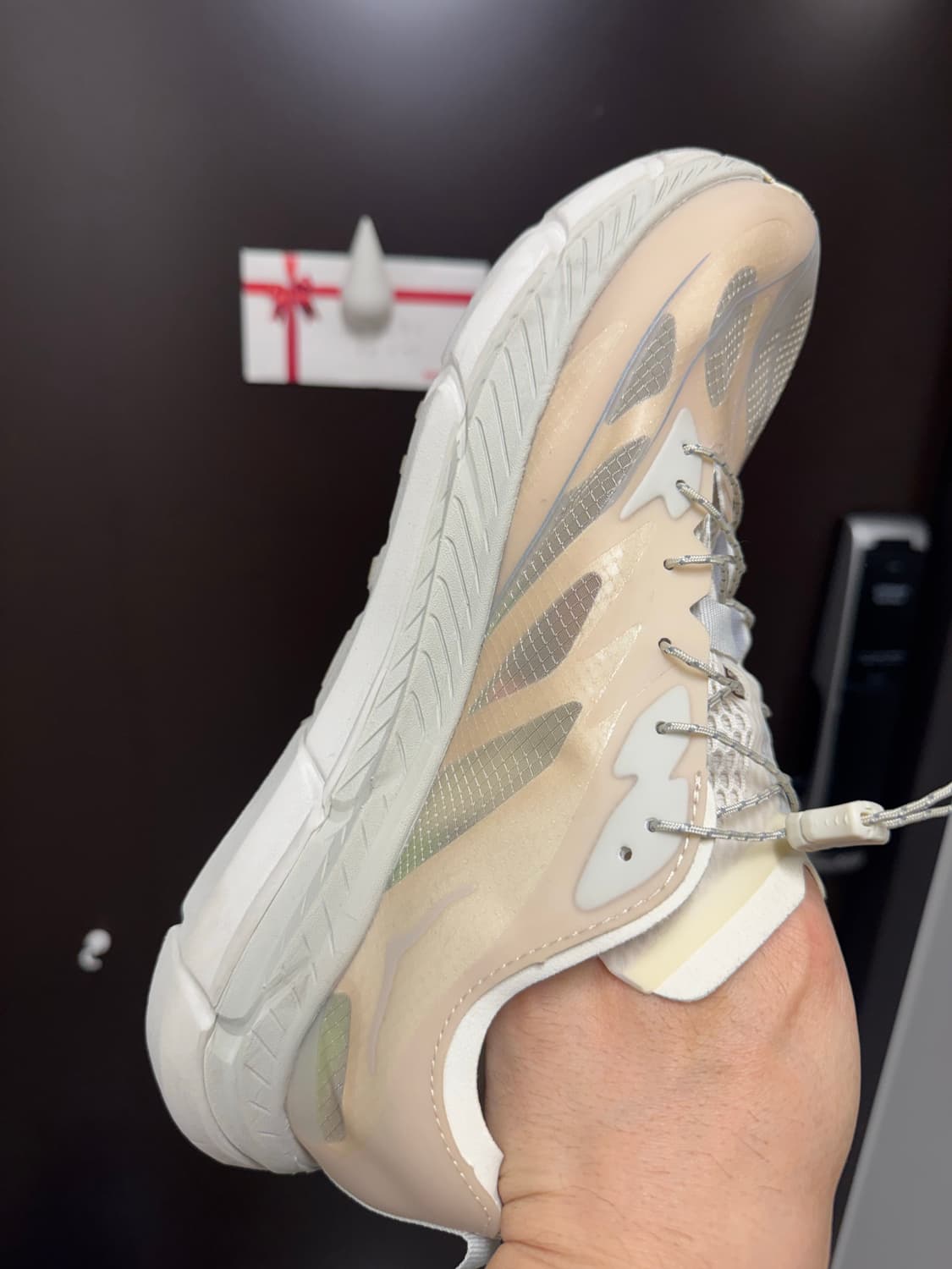 호카 x 새티스파이 마파테 스피드 4 라이트 본 270 상품이미지10