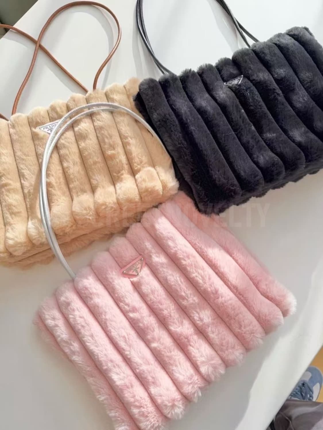  프라다뷰티 퍼 숄더백 핑크 VIP 기프트백 무배 상품이미지7