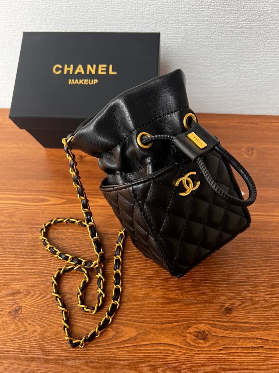 샤넬VIP 미니버킷  복조리 크로스 체인백 블랙 상품이미지3