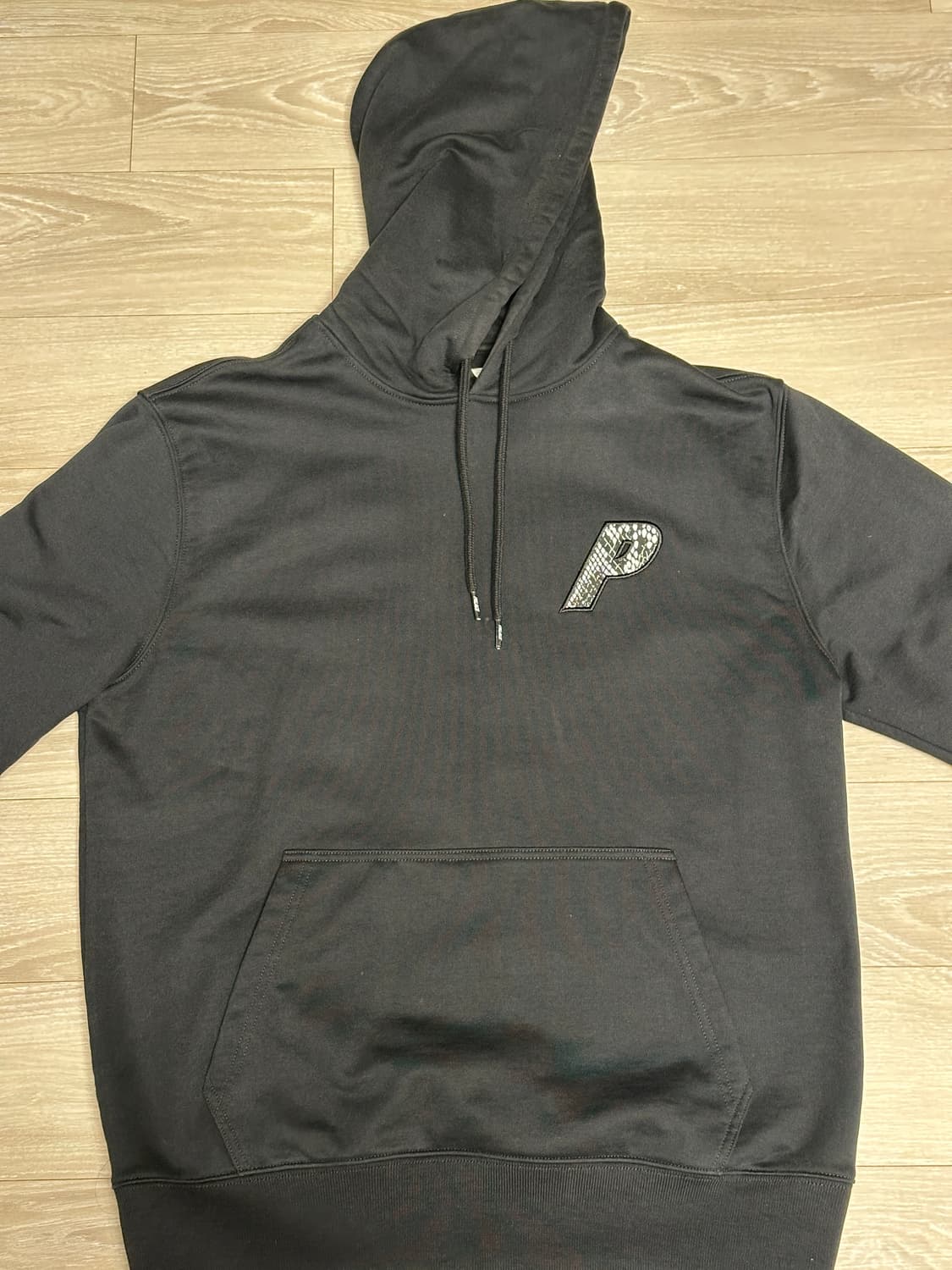 팔라스 P-3 스네이크 후드티 상품이미지3