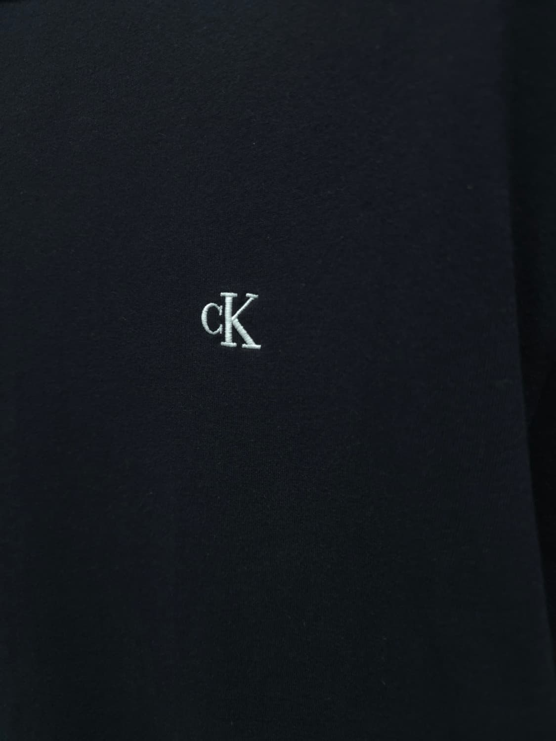 캘빈클라인 cK 로고 자수 블랙 반팔 라운드 티셔츠(100~105) 상품이미지4