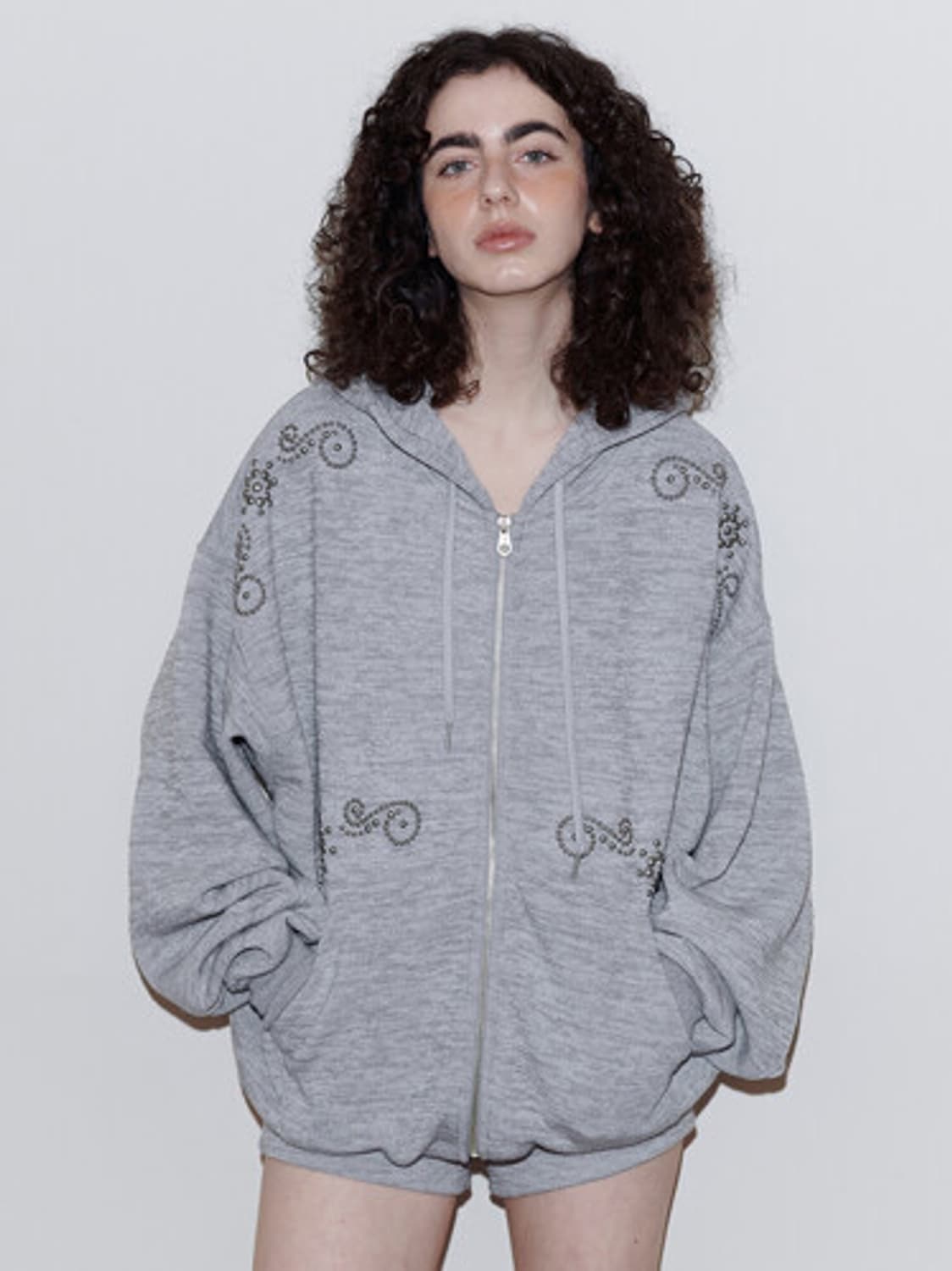 폴리수엠 ORNAMENT STUDDED HOODIE 상품이미지1