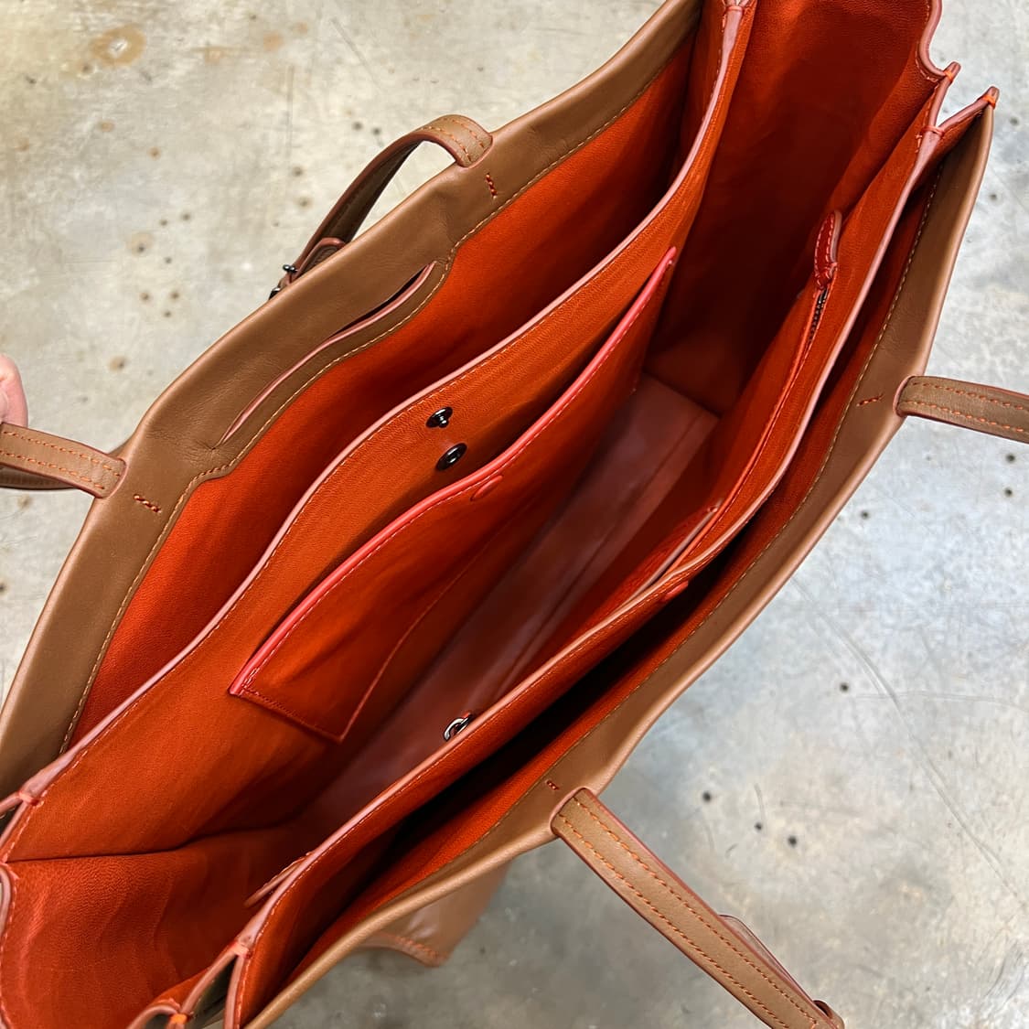 COACH skinny tote 상품이미지9