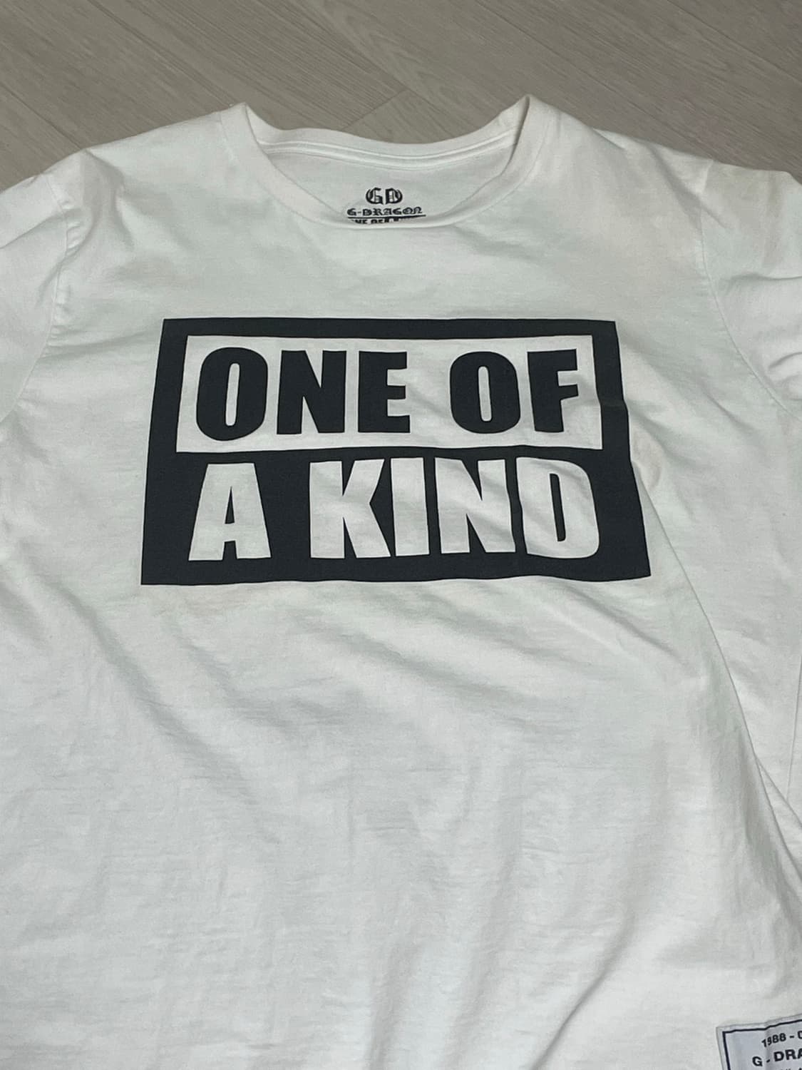 지드래곤 one of a kind 티셔츠 판매합니다 상품이미지2