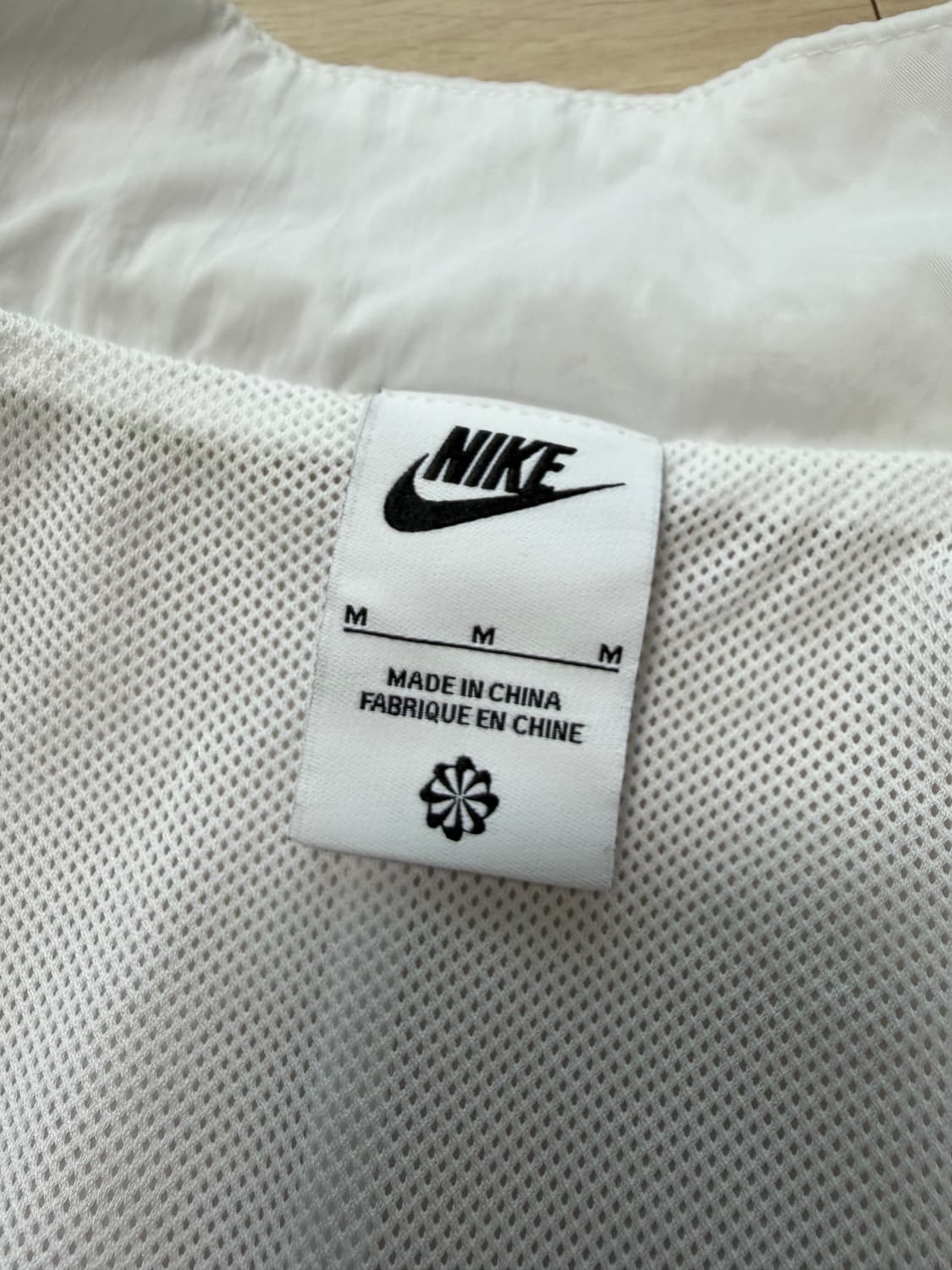 나이키 화이트 바람막이 점퍼 M 상품이미지4