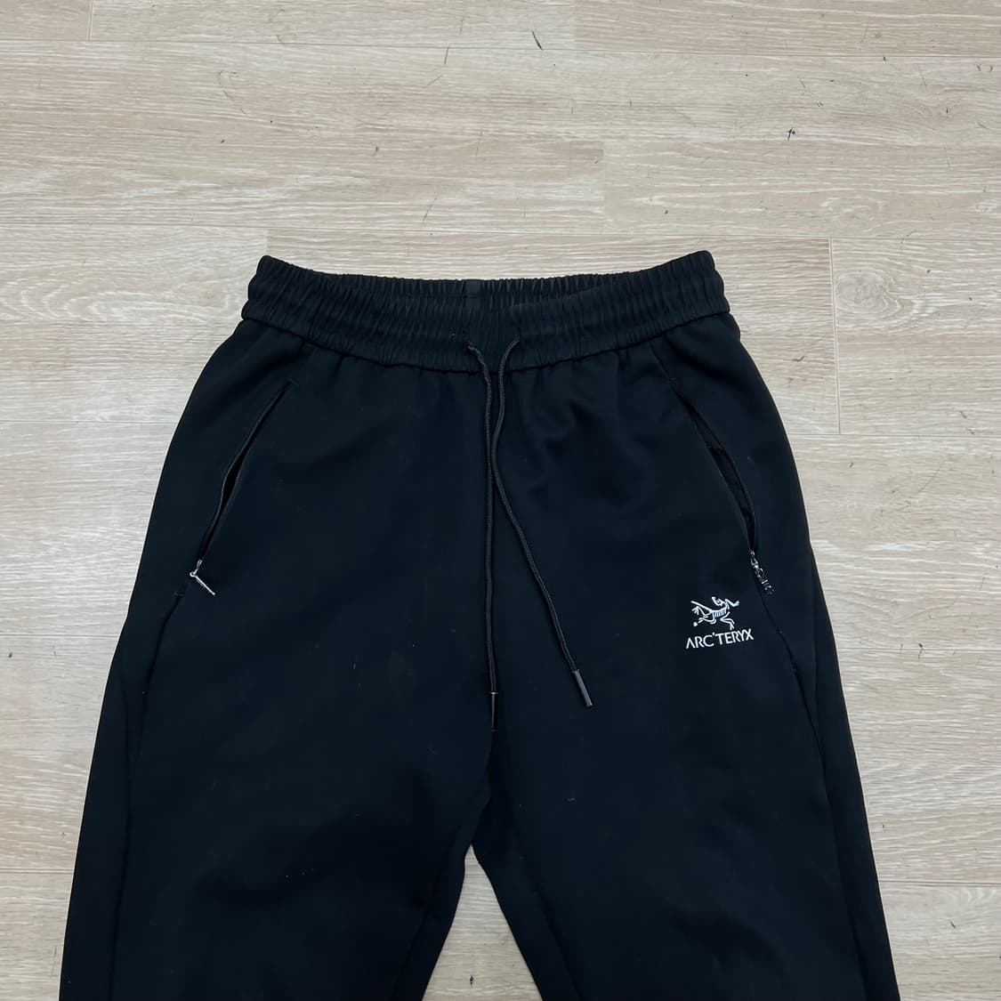 아크테릭스 자수 로고 조거 스웻팬츠 [블랙] XL 상품이미지2