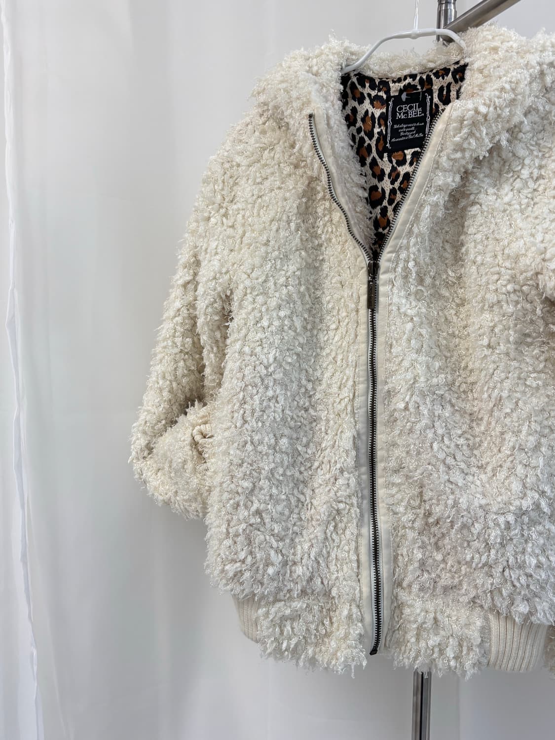 CECIL McBEE 뽀글이 호피 안감 점퍼 상품이미지3