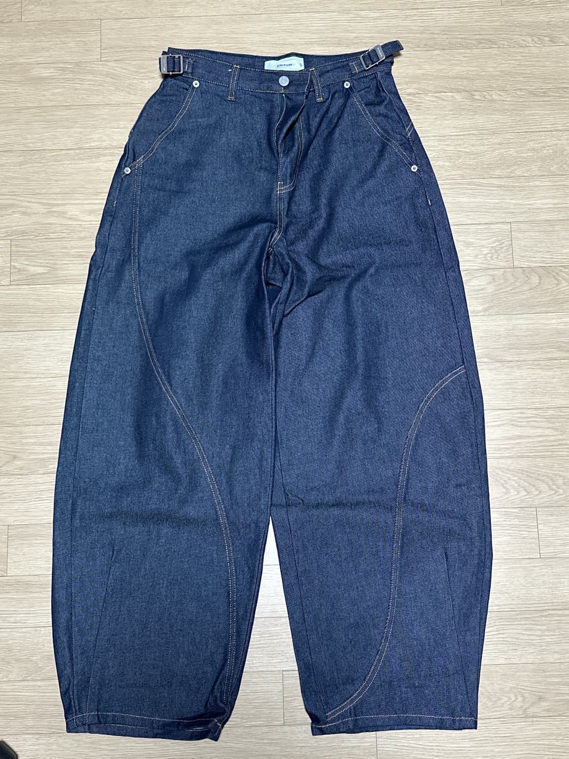 웨이비니스 오블리크 커브드 데님 팬츠 인디고 1 사이즈 상품이미지1