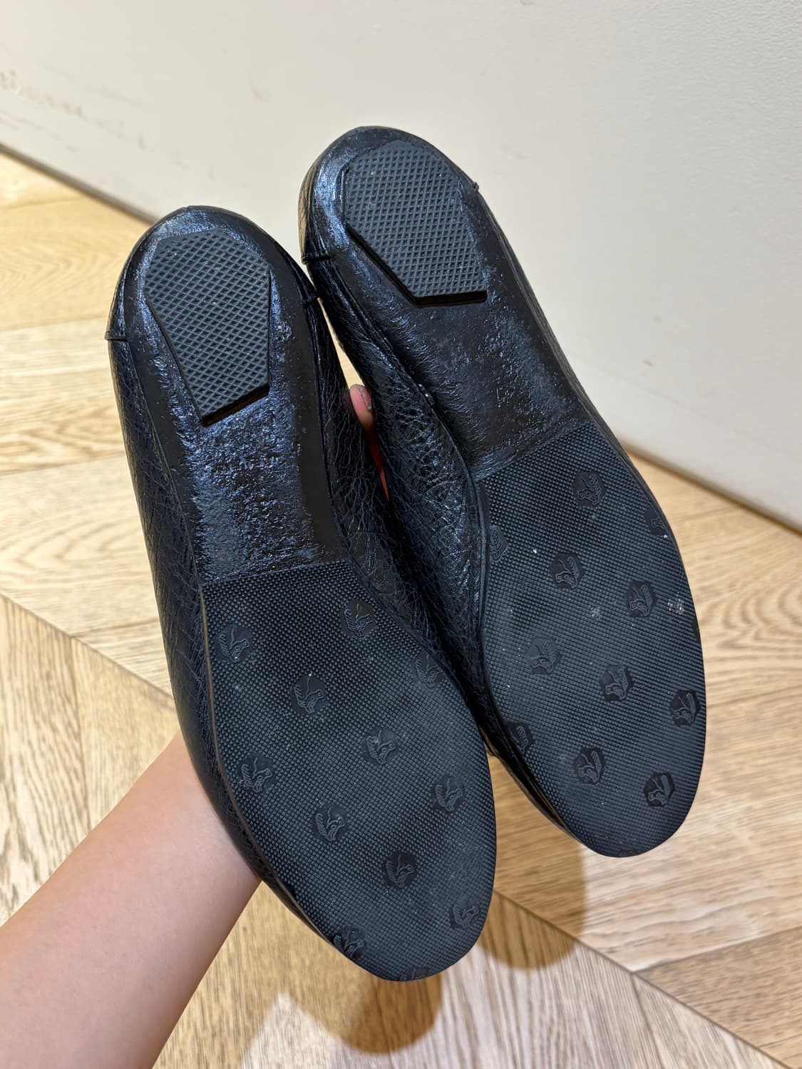 발렌시아가 모터 플랫슈즈 상품이미지3