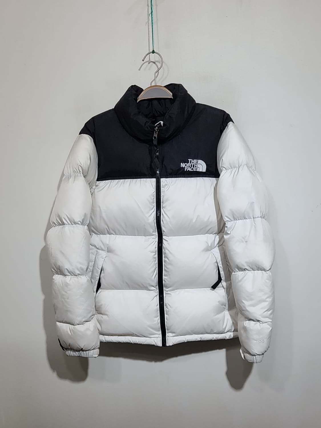 (M) 노스페이스 눕시패딩 점퍼 검흰 투톤  700 다운자켓  상품이미지1