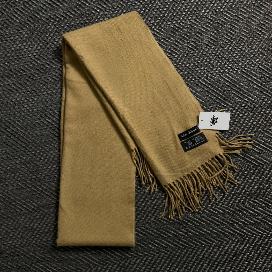 페레가모 아카이브 울 머플러y 4047 상품이미지1