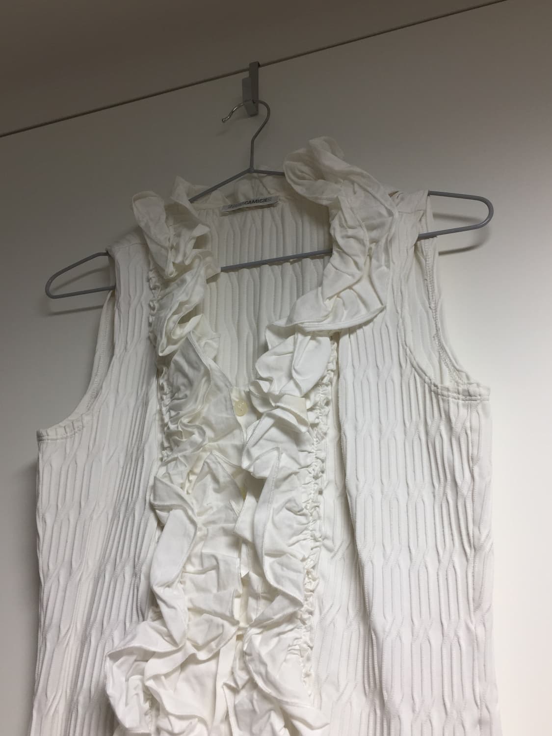 nara camic ruffle detail top 상품이미지1