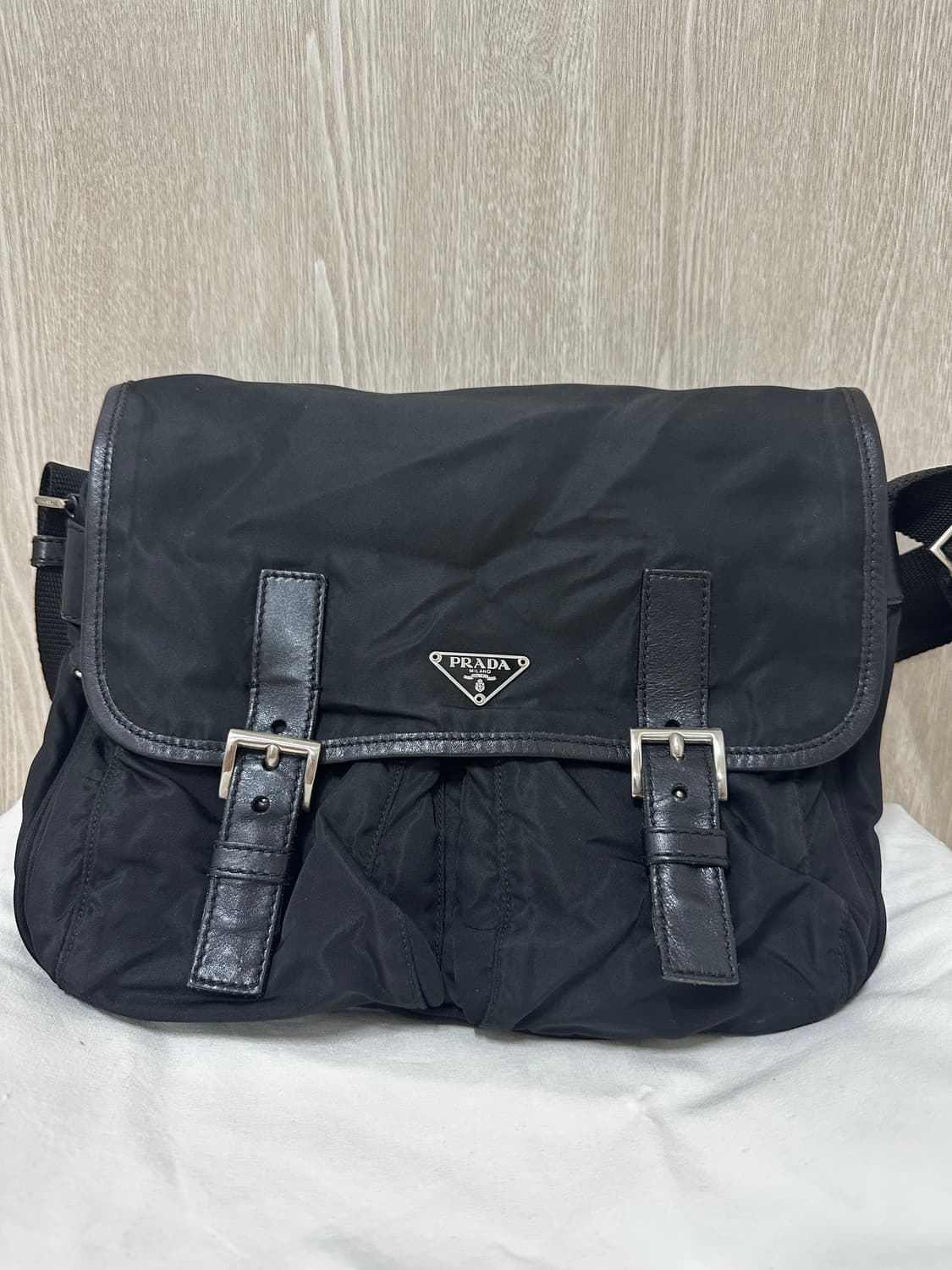 프라다 나일론 크로스백 상품이미지2