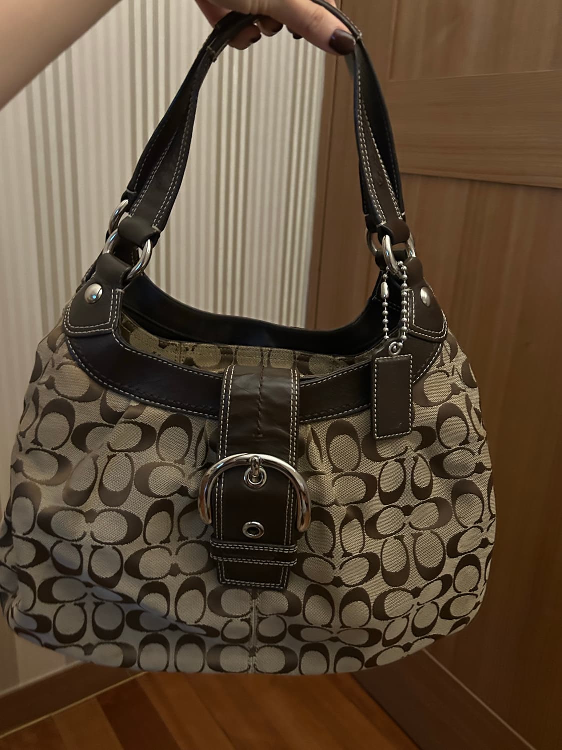 코치 숄더백 상품이미지1