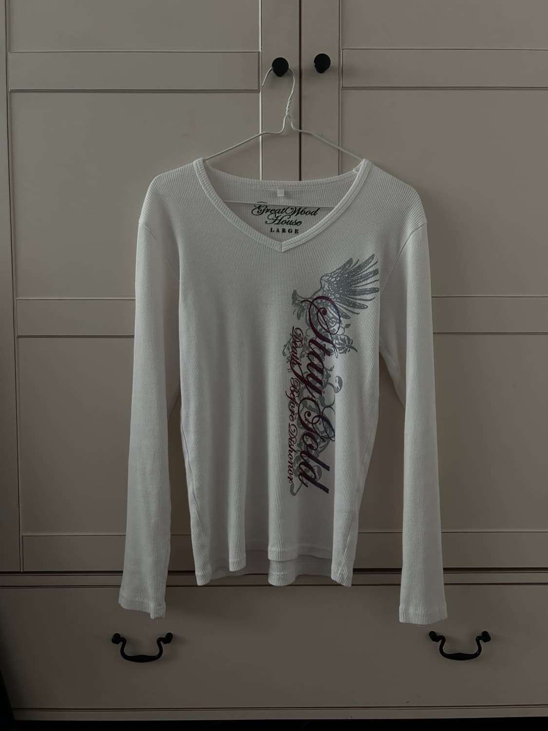 빈티지 레터링 브이넥 니트 상품이미지1