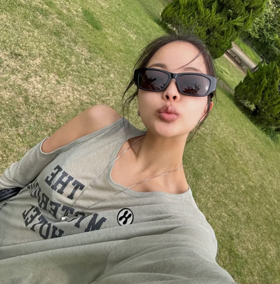 더미스테리어스호텔 숄더홀슬리브 카키 상품이미지4