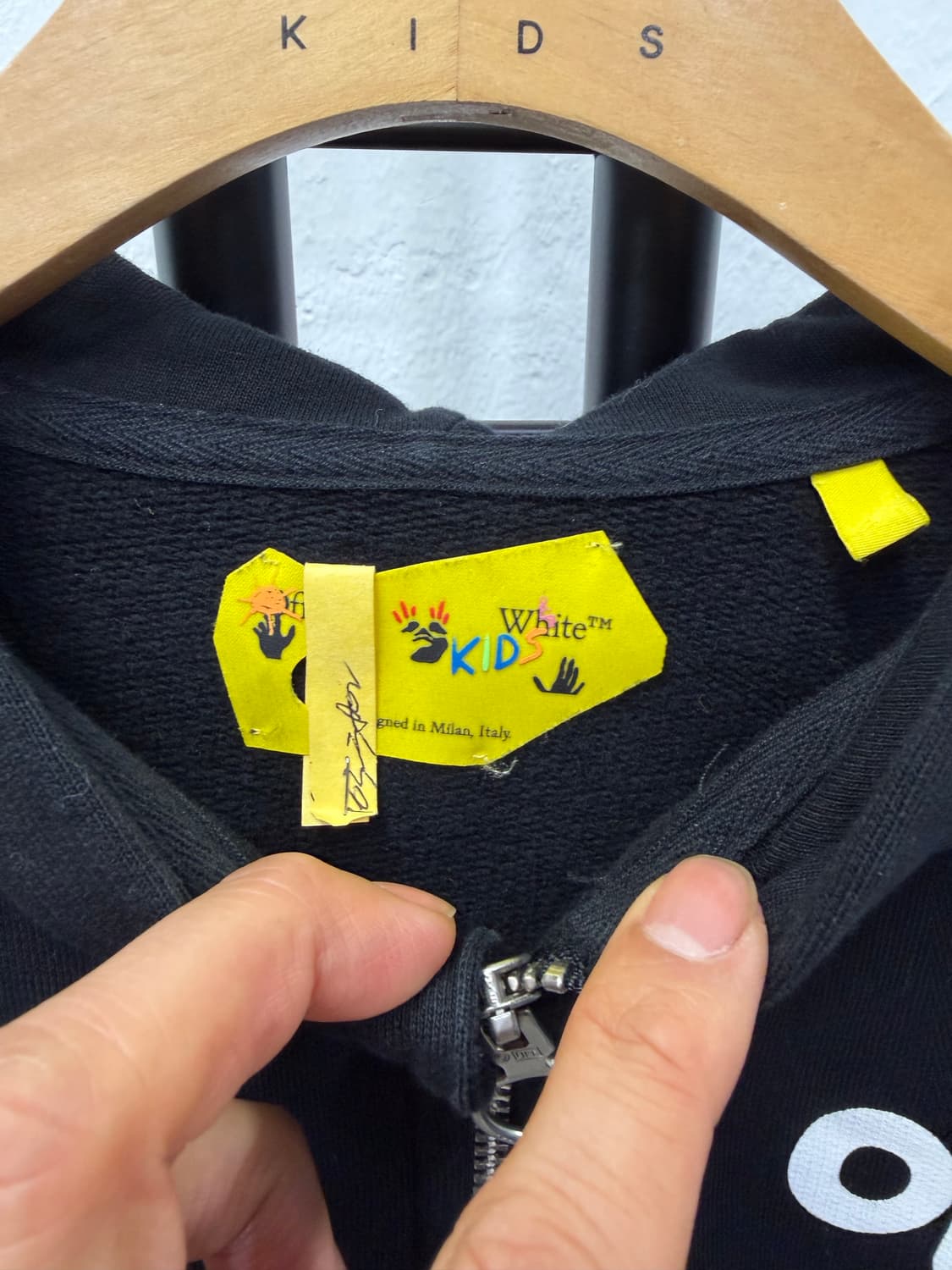 매장판정품) 오프화이트 키즈 블랙 후드집업 8y 상품이미지6