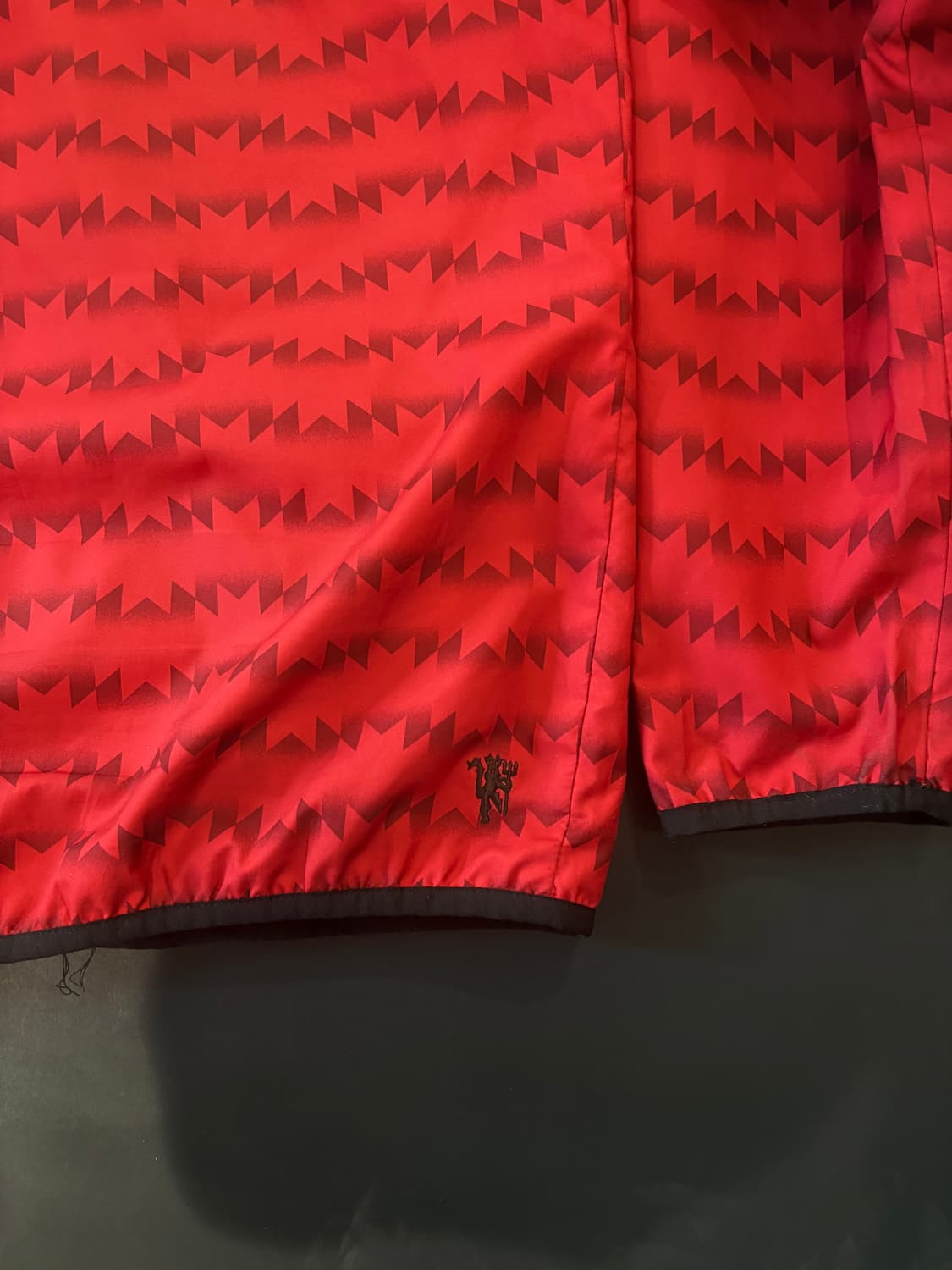 아디다스 맨유 바람막이 져지 M 상품이미지4