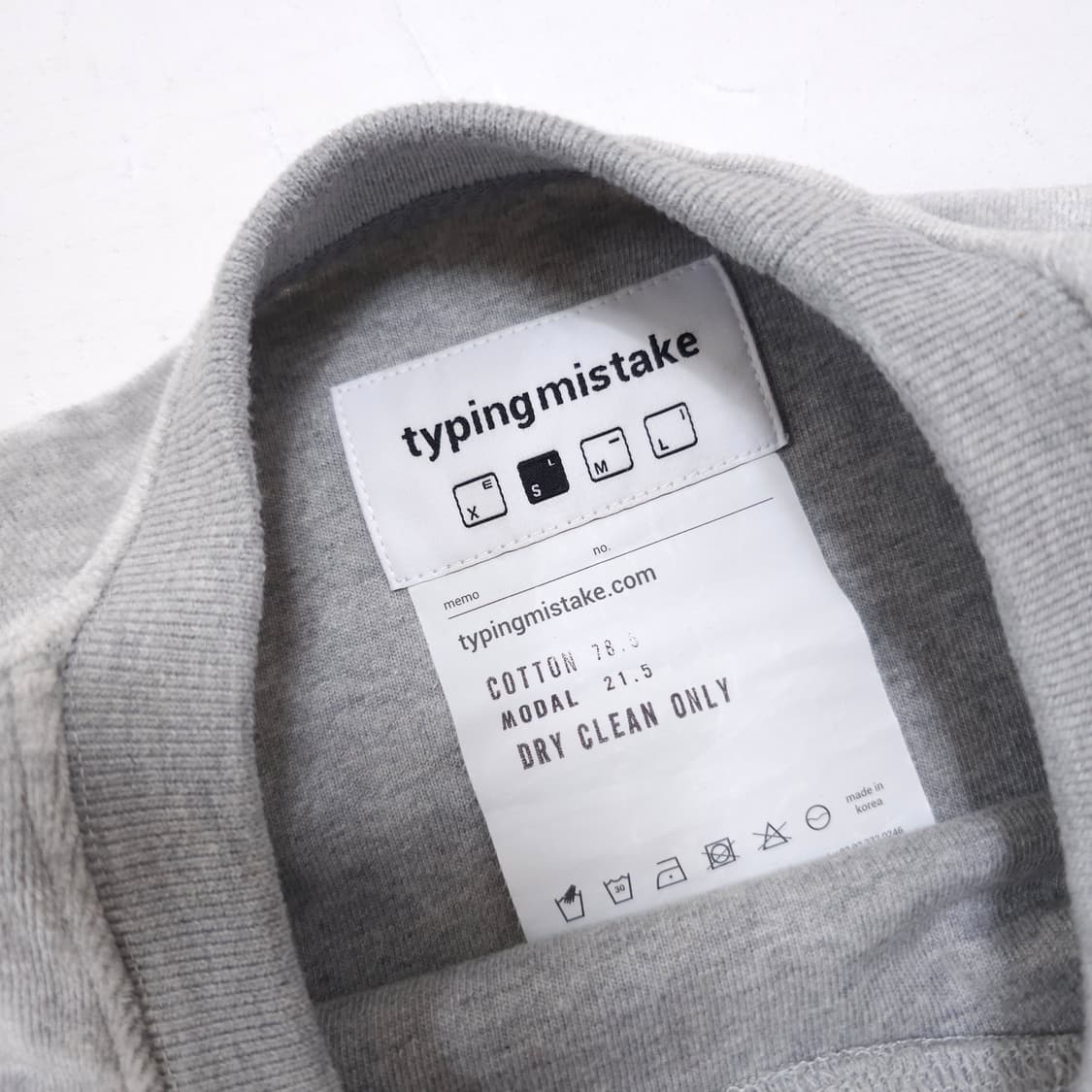 타이핑미스테이크 벨벳 스웻셔츠 상품이미지3
