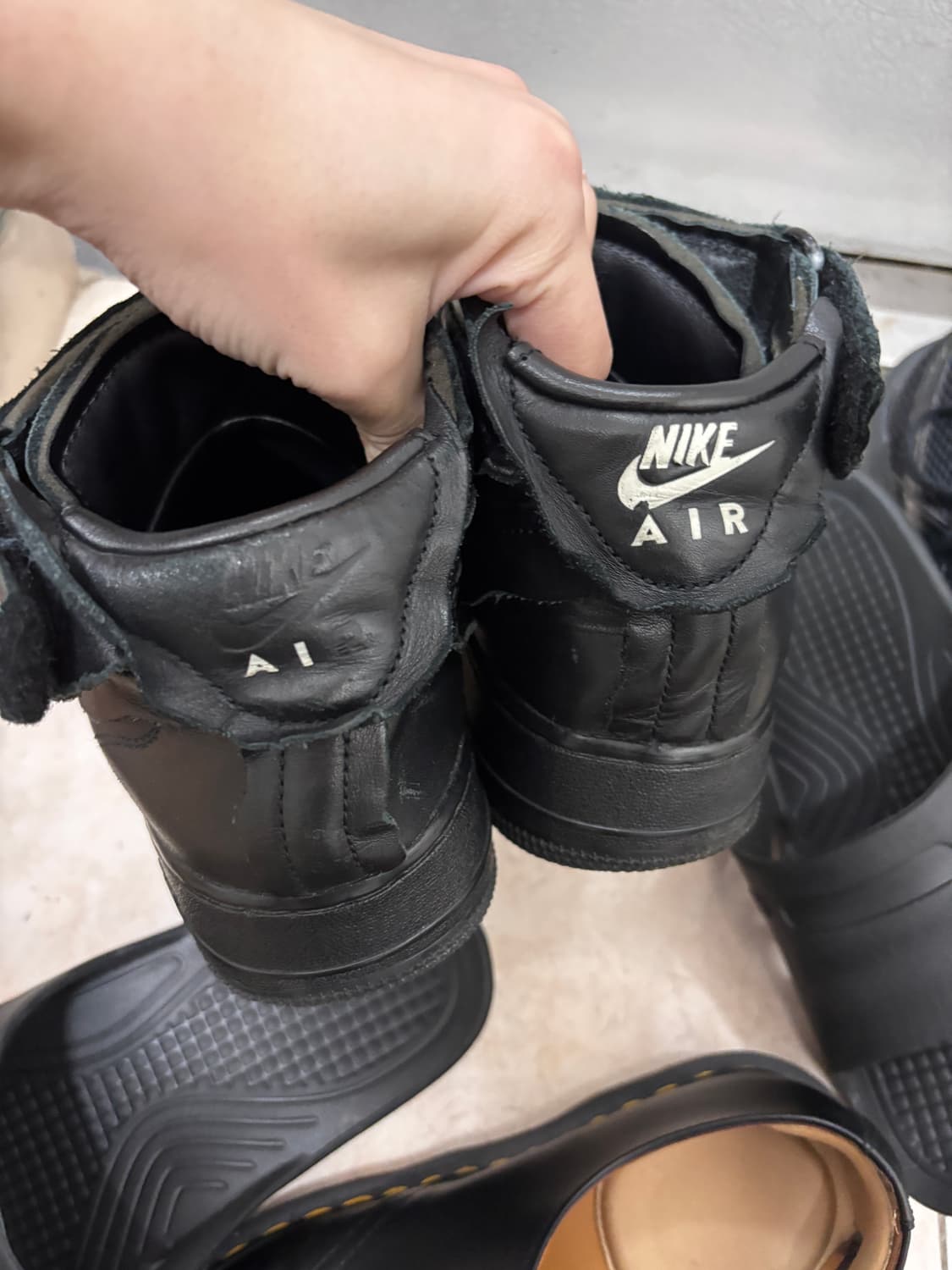 나이키 x 꼼데가르송 옴므 플러스 에어포스 미드 블랙 상품이미지5