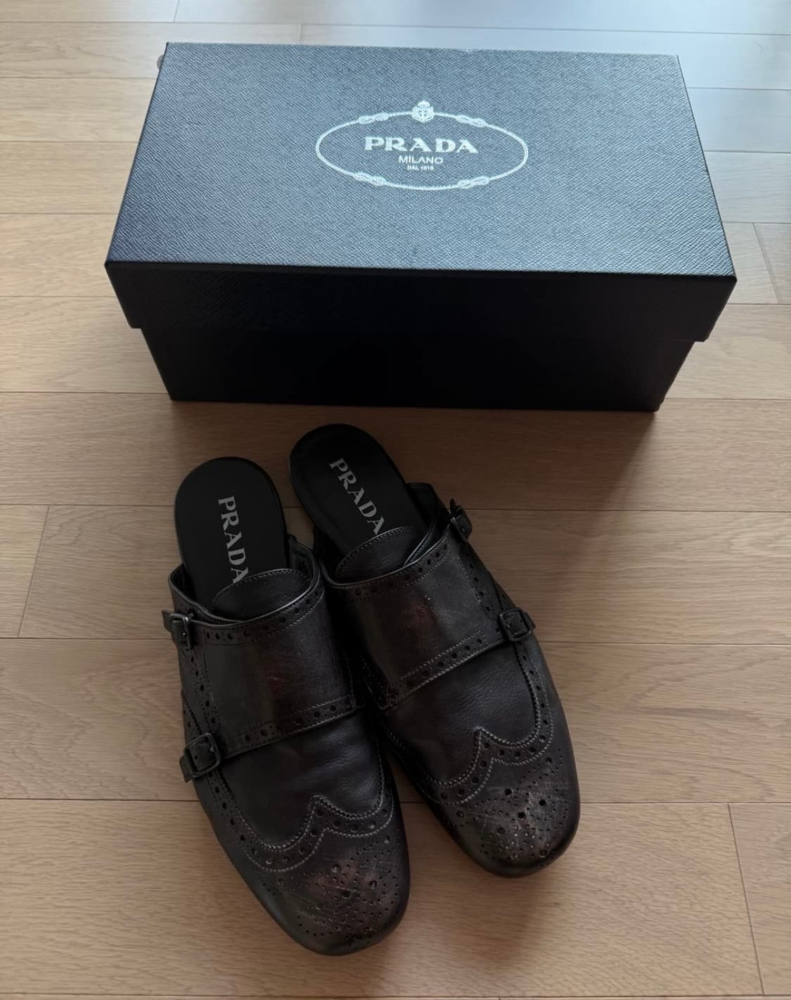 급처 [265] 프라다 몽크 스트랩 레더 뮬 상품이미지5