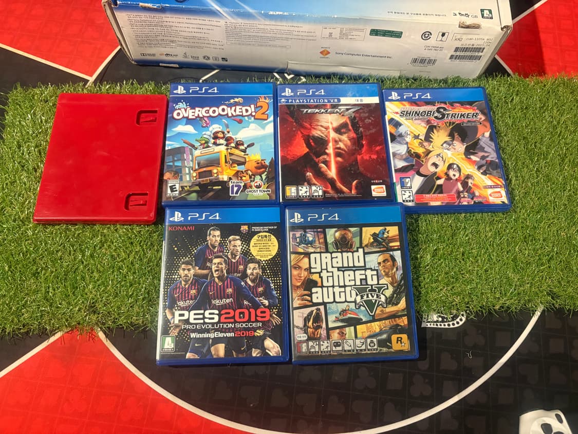 [중고] 플레이스테이션 4 + 각종 부자재 및 타이틀 상품이미지9