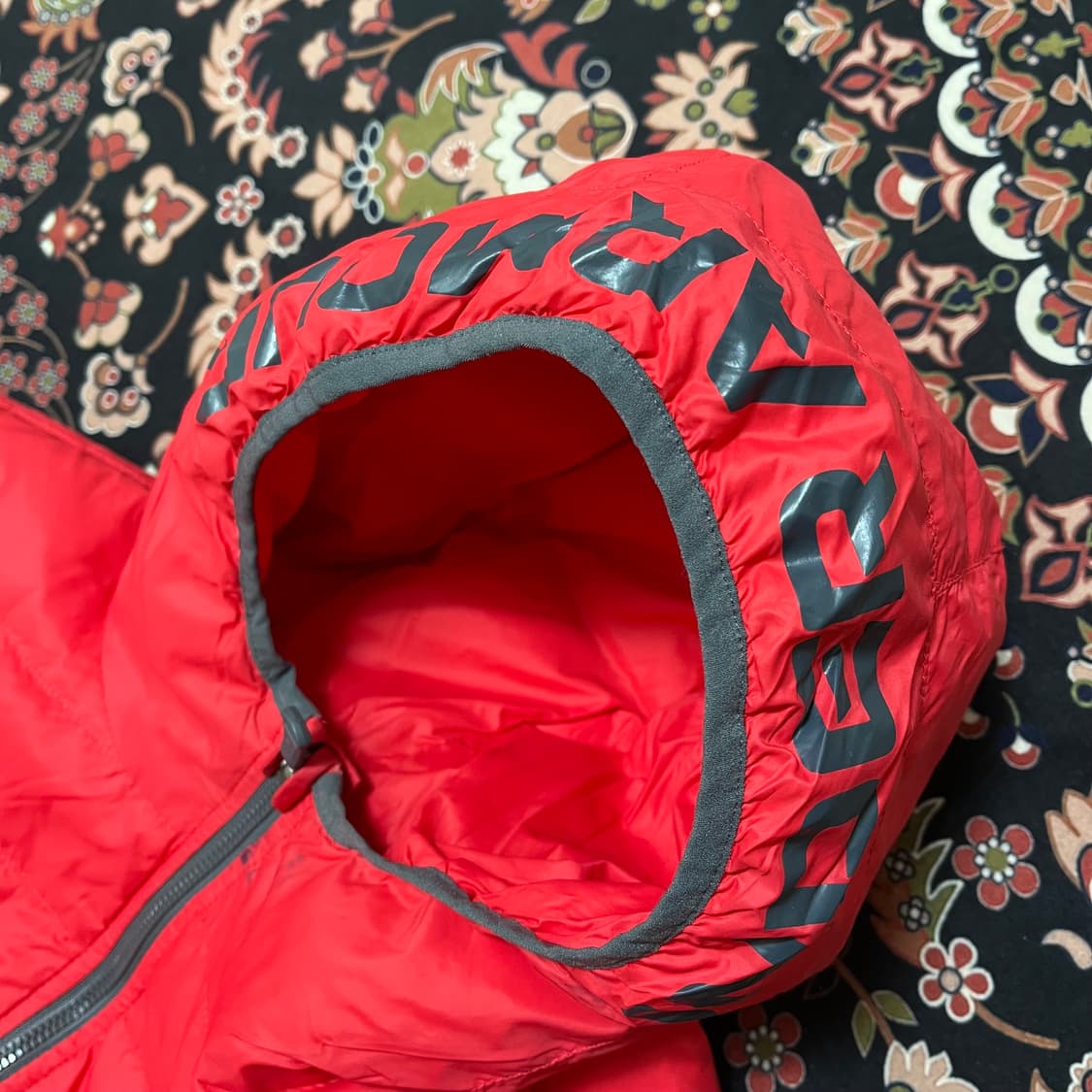 언더아머 덕다운 스톰 후드 경량 패딩 점퍼 160 상품이미지5