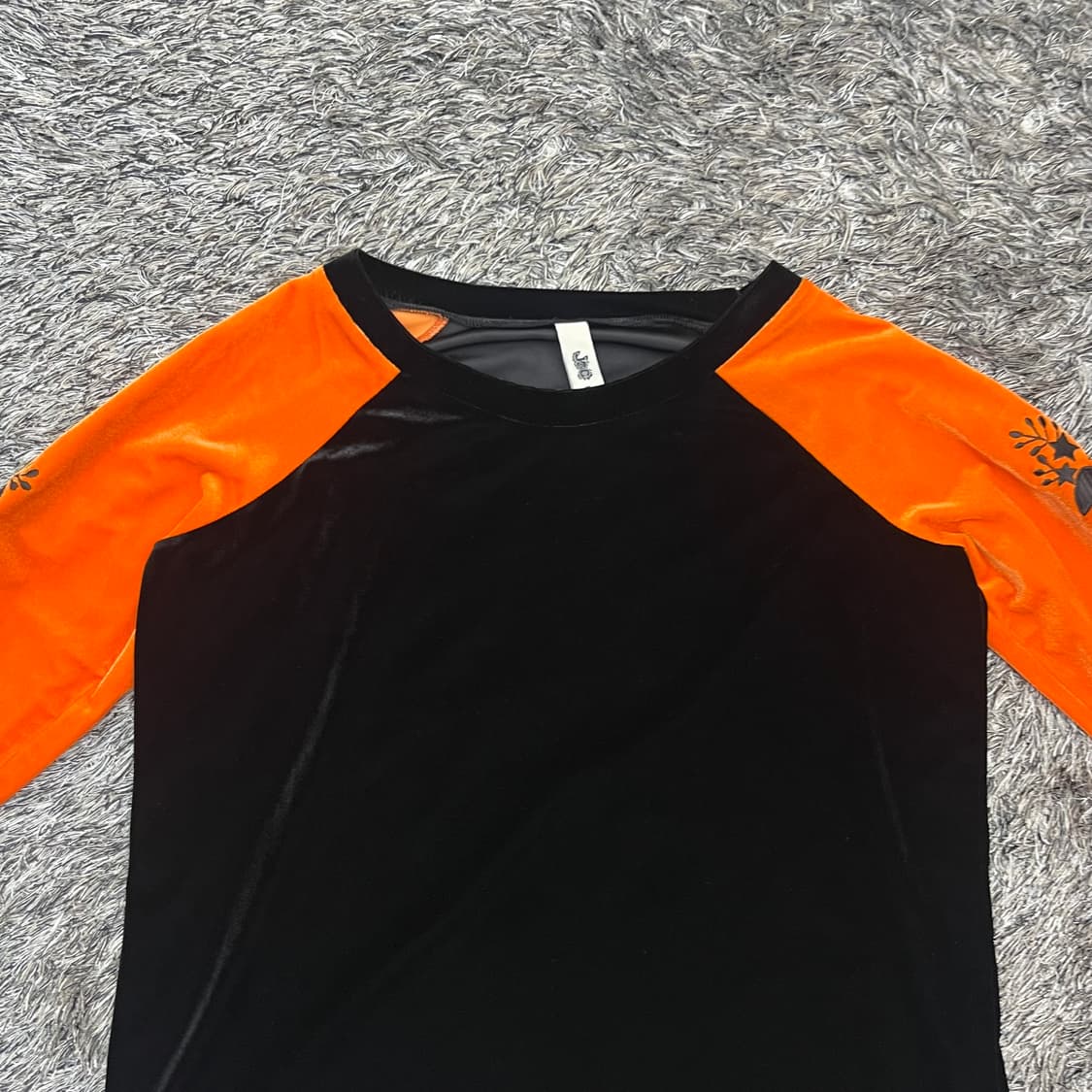 럭키슈에뜨 여성 벨벳 긴팔 티셔츠 (36) 상품이미지2