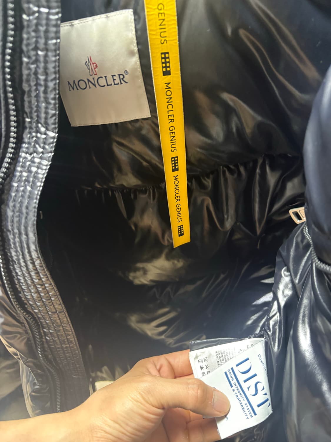 몽클레어 알릭스 알몬디 쇼트 다운 자켓 샤이니 블랙 상품이미지6