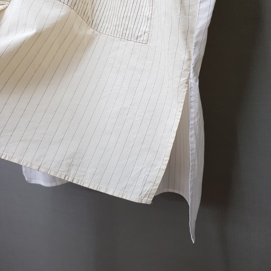 바레나베네치아 스트라이프 슬리브리스 러플 블라우스 40사이즈 상품이미지4