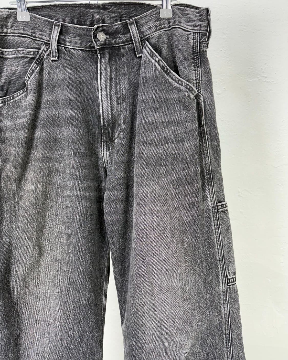 리바이스 워시드 그레이 루즈 카펜터 데님 팬츠 상품이미지3