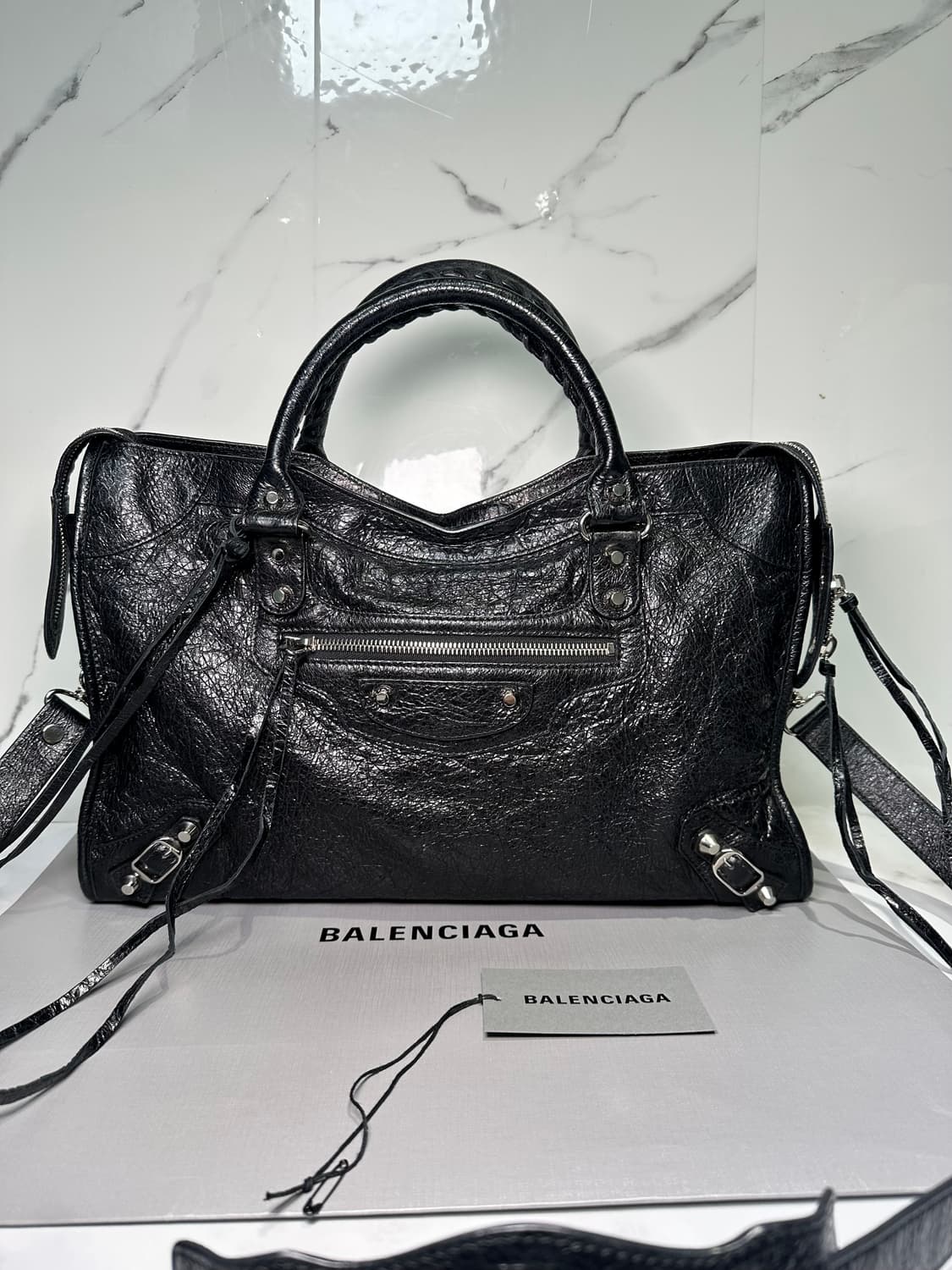 [SA 정품] 발렌시아가 시티 모터백 미디움 블랙 상품이미지2