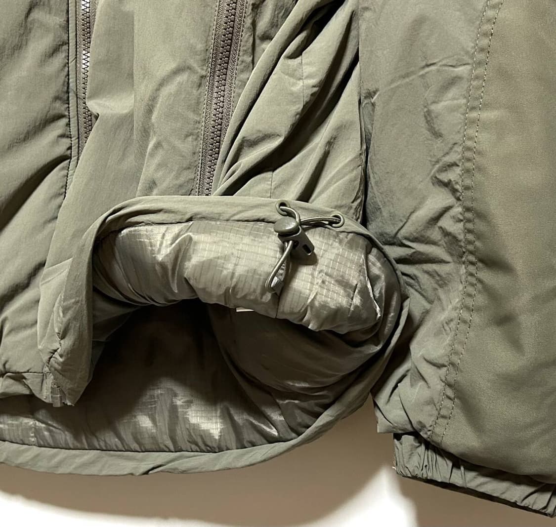 프릭스스토어 레벨7 카키 다운자켓 상품이미지5