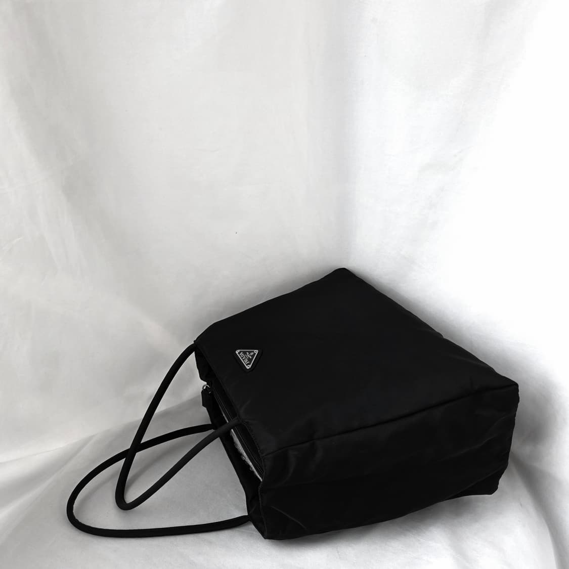 [정품 PRADA] 프라다 포코노 나일론 여성 토트백 상품이미지3