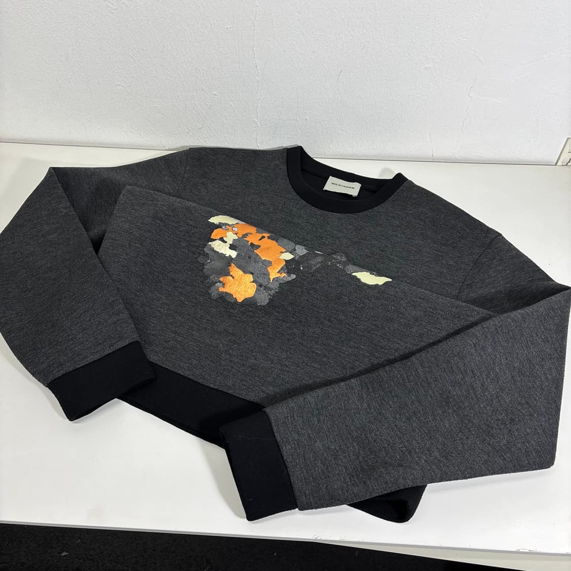 100-105 솔리드옴므 차콜 그래픽 네오프렌 맨투맨 상품이미지2