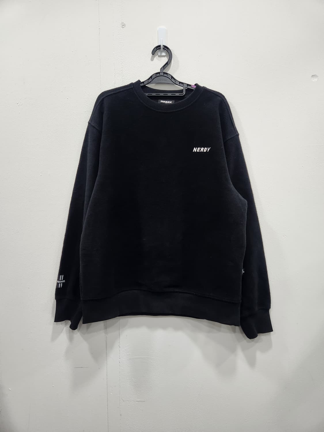 널디 겉감 부들부들 재질의 맨투맨 여성 S~M사이즈 오버핏 상품이미지1