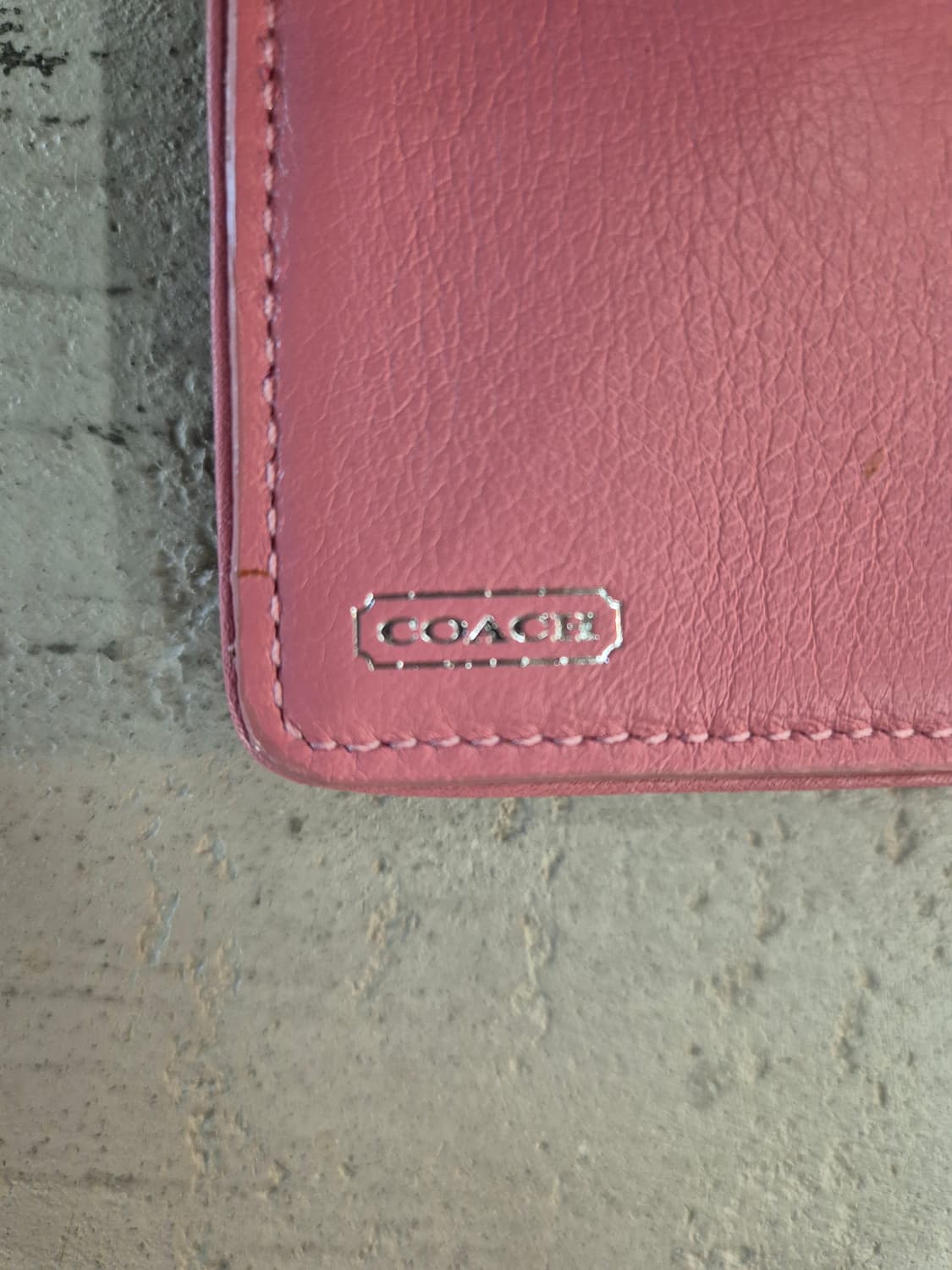 코치 여성 중지갑 플럼 핑크 상품이미지6